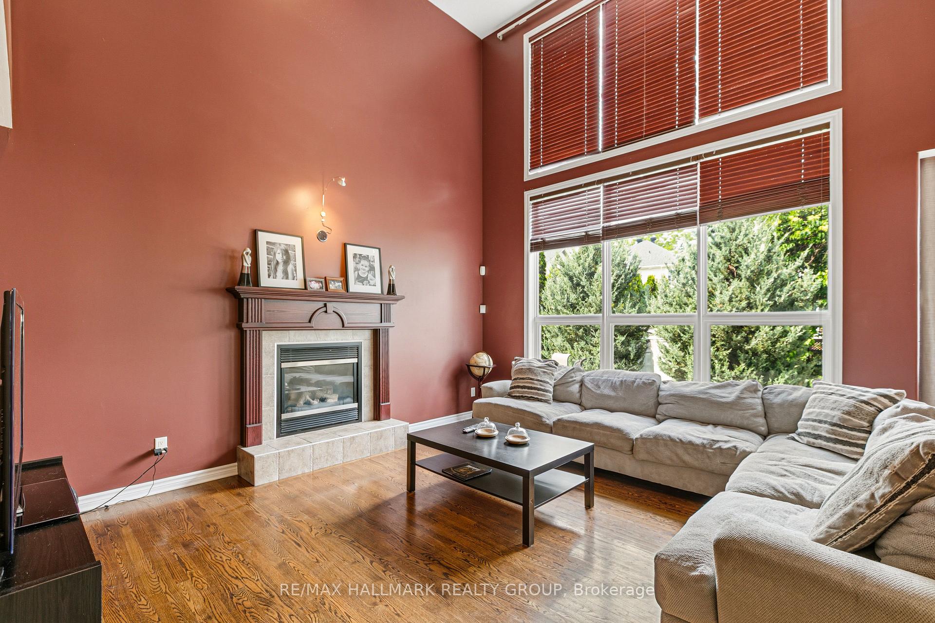 Photo 12 of 9 Blackshire Circle, Ottawa, Barrhaven - Stonebridge — HOMEH