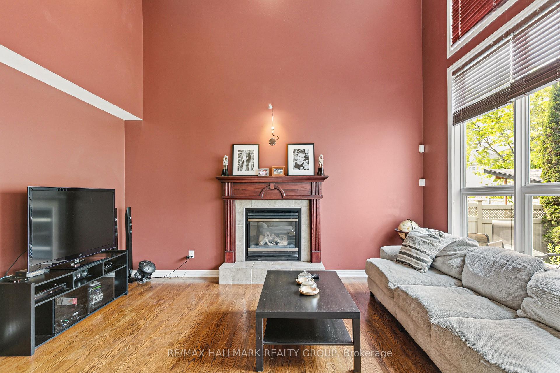 Photo 13 of 9 Blackshire Circle, Ottawa, Barrhaven - Stonebridge — HOMEH