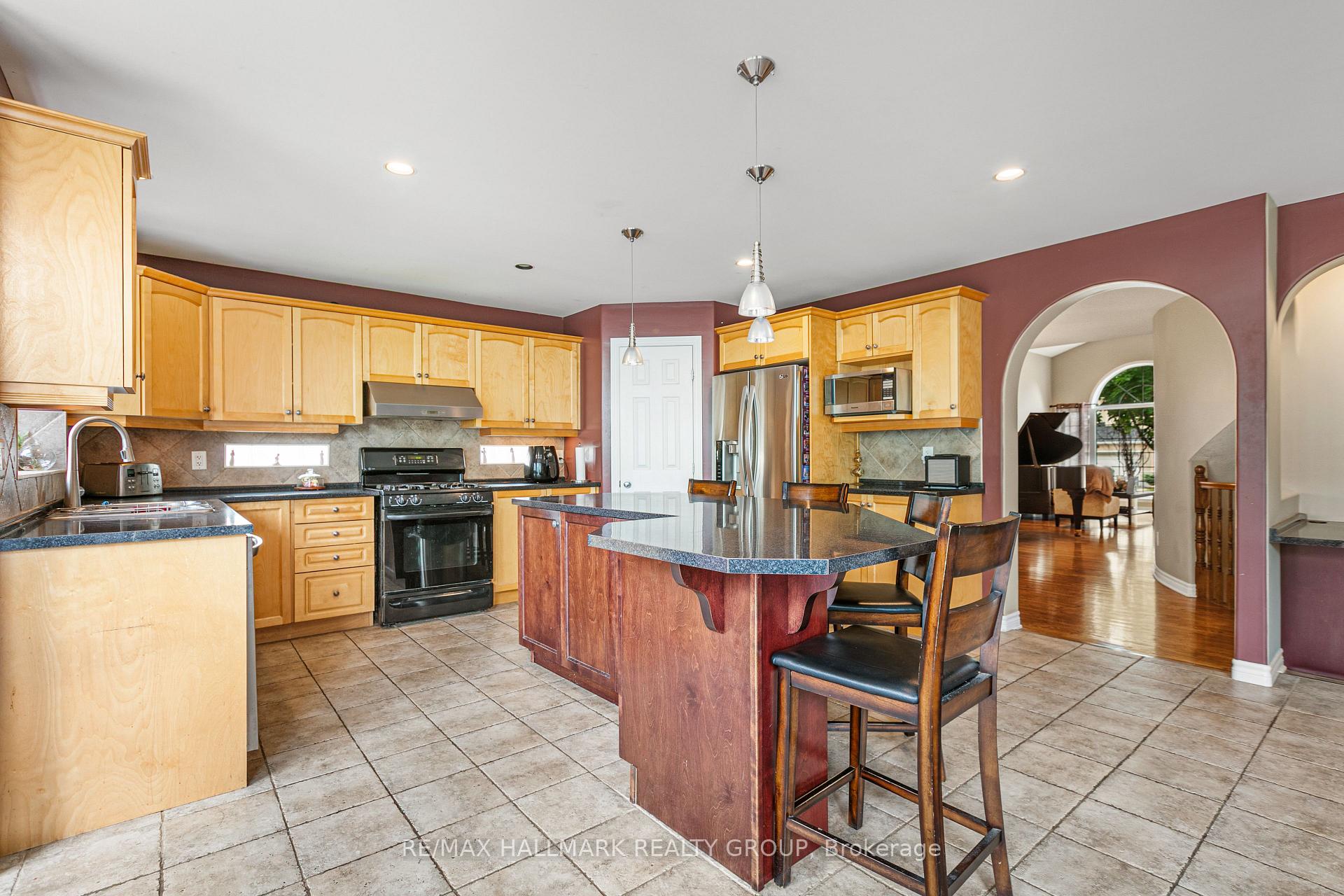 Photo 17 of 9 Blackshire Circle, Ottawa, Barrhaven - Stonebridge — HOMEH