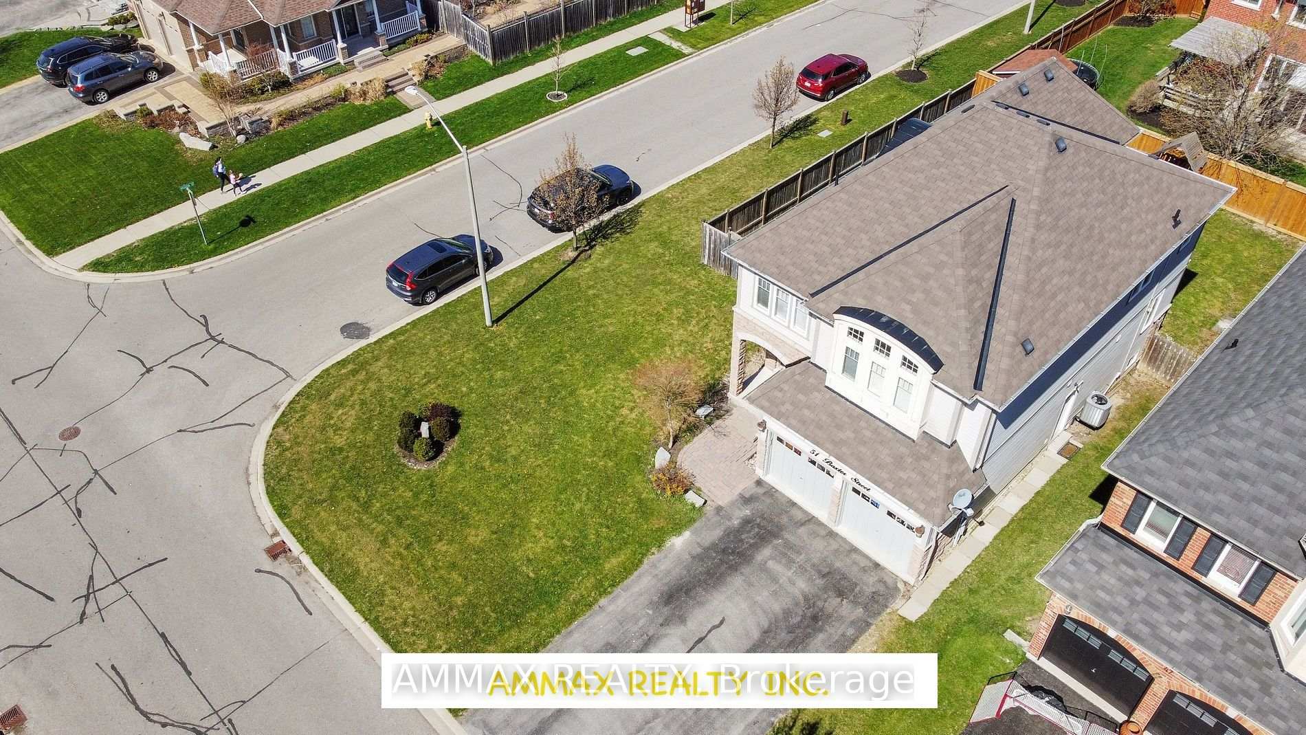 Photo 2 of 51 Baxter Street, Clarington, Bowmanville — HOMEH