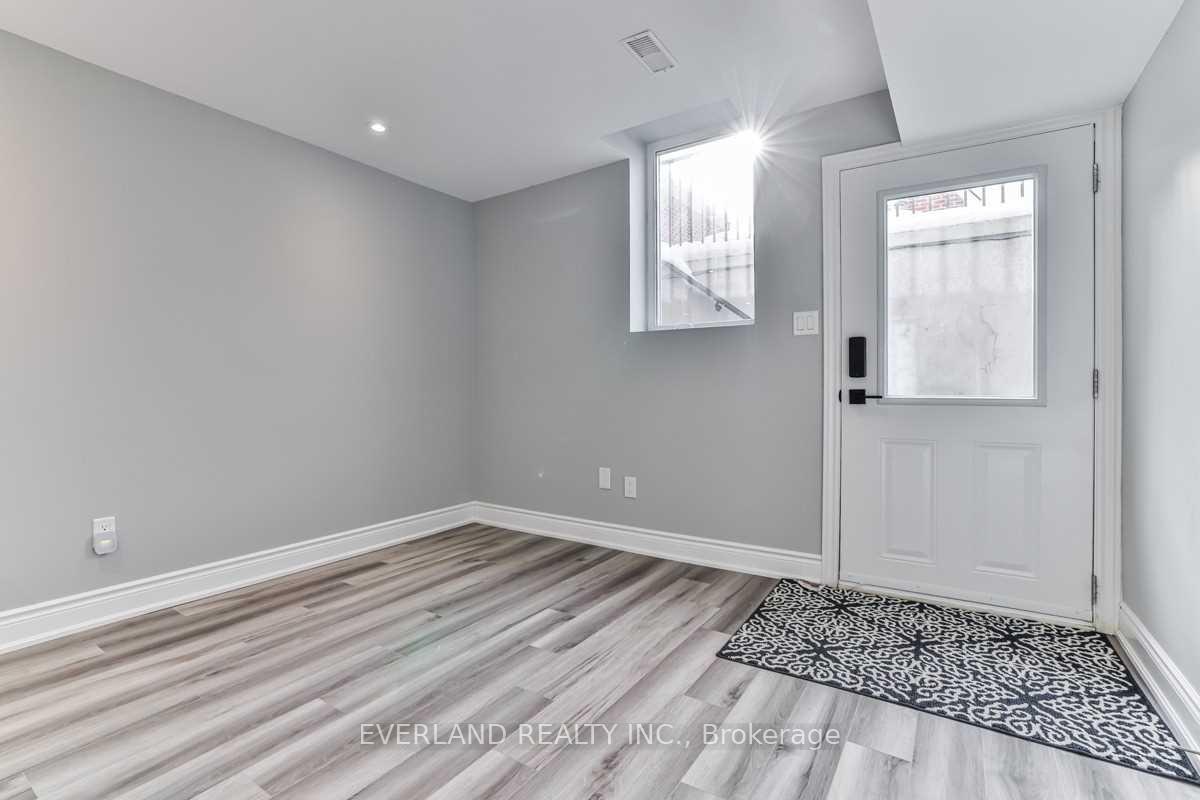 Photo 2 of Unit Bsmt, 7 Woodgrove Trail, Markham, Angus Glen — HOMEH