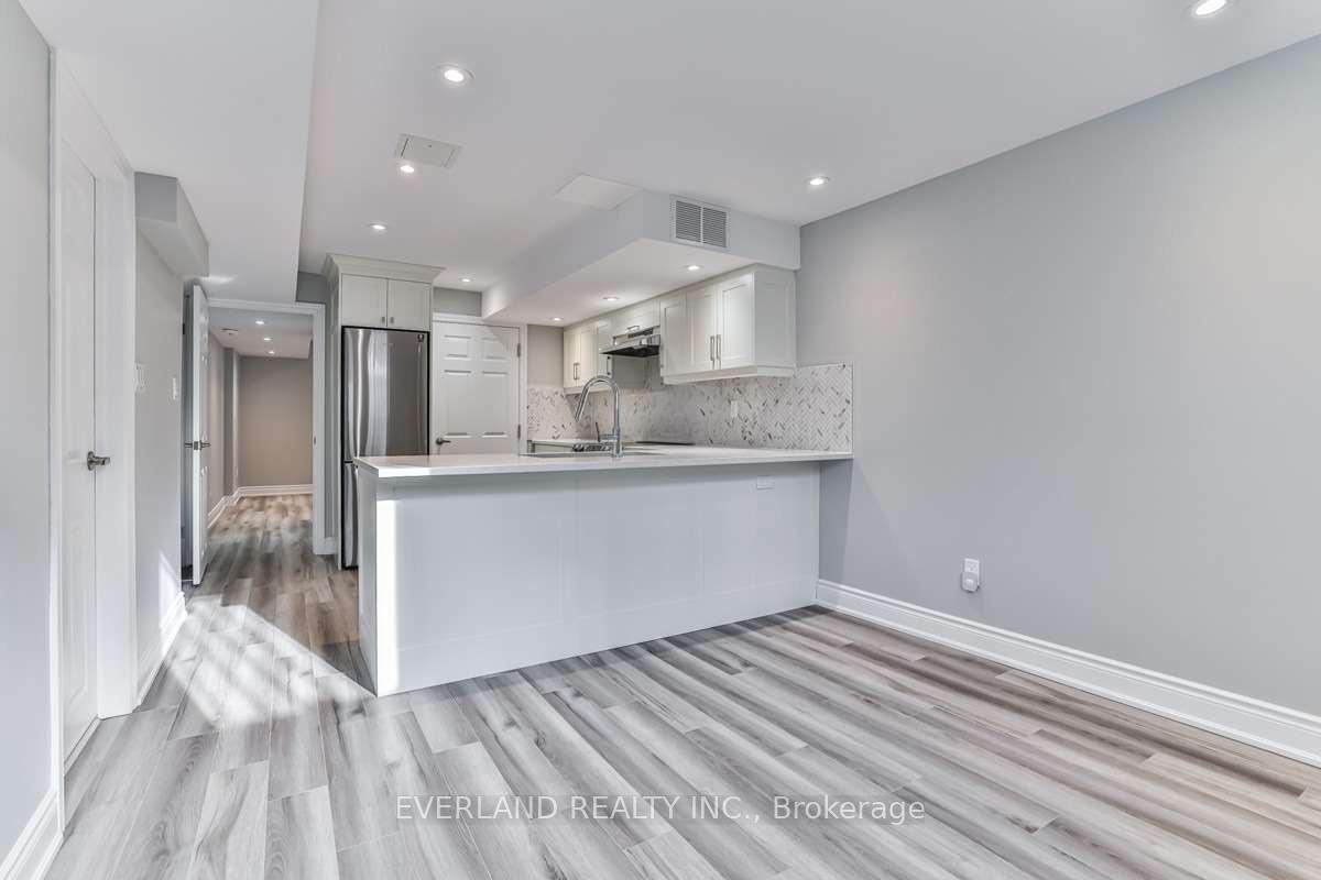 Photo 3 of Unit Bsmt, 7 Woodgrove Trail, Markham, Angus Glen — HOMEH