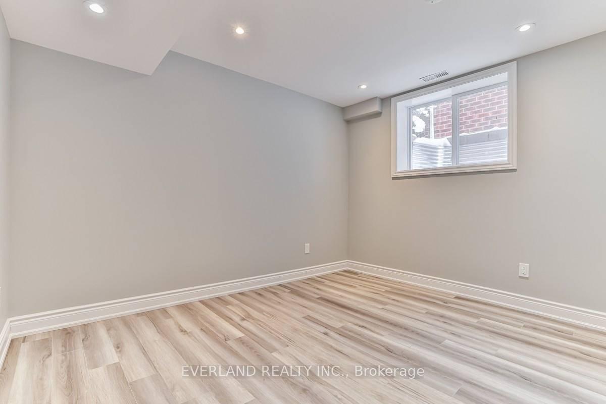 Photo 7 of Unit Bsmt, 7 Woodgrove Trail, Markham, Angus Glen — HOMEH