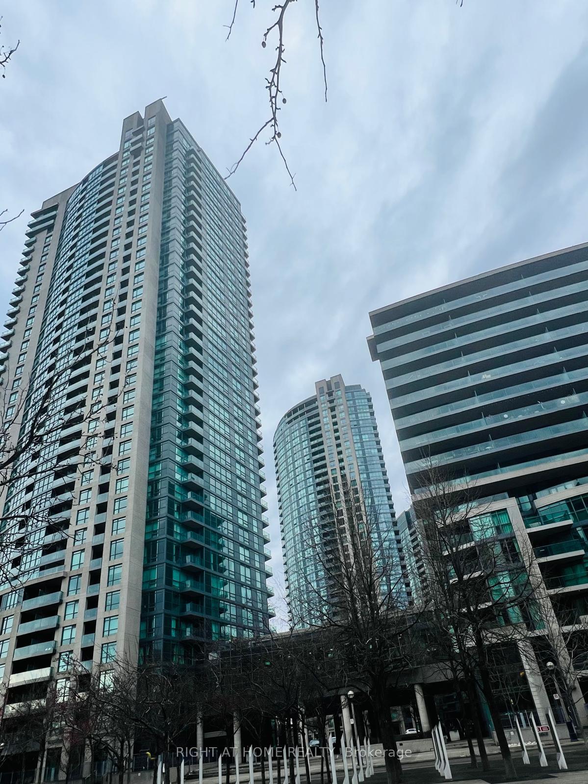 Front of Unit 1158, 209 Fort York Boulevard