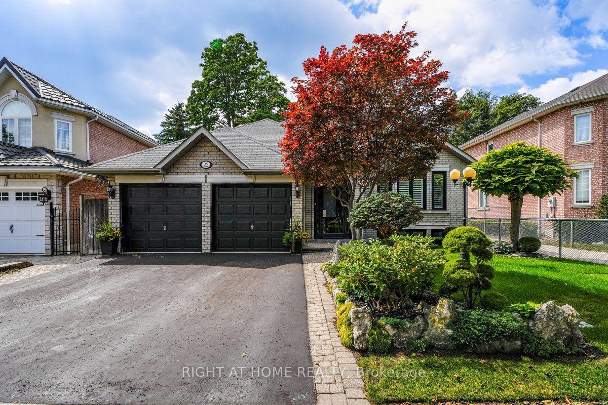 Photo 8 of 22 Romac Drive, Scarborough, Highland Creek — HOMEH