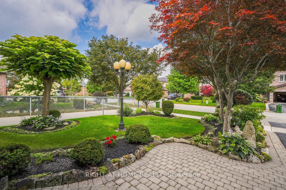 Photo 12 of 22 Romac Drive, Scarborough, Highland Creek — HOMEH