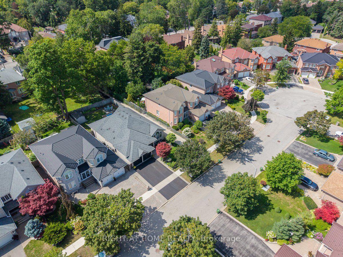 Photo 4 of 22 Romac Drive, Scarborough, Highland Creek — HOMEH