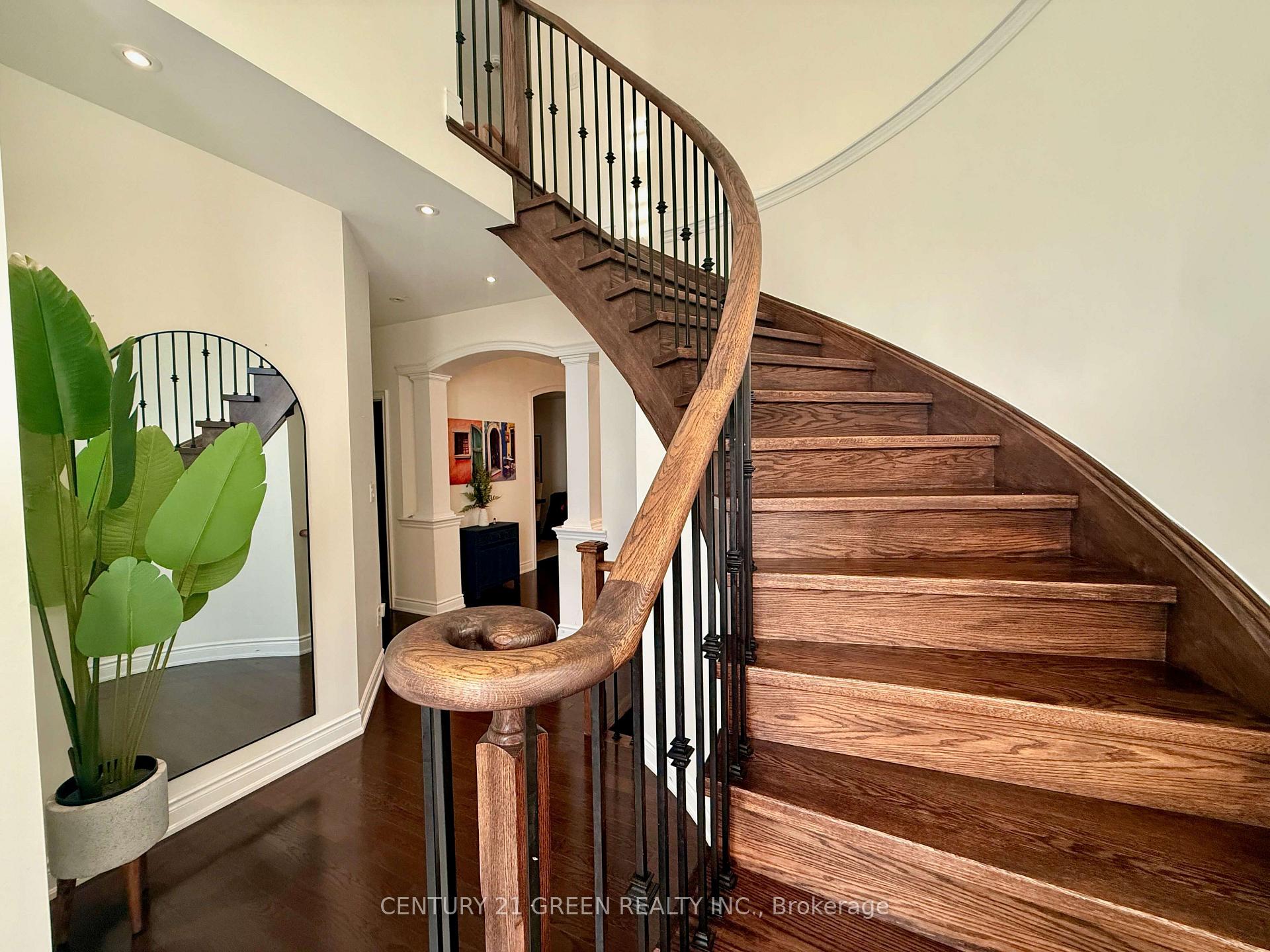 Photo 2 of 37 Prairie Creek Crescent, Brampton, Bram West — HOMEH