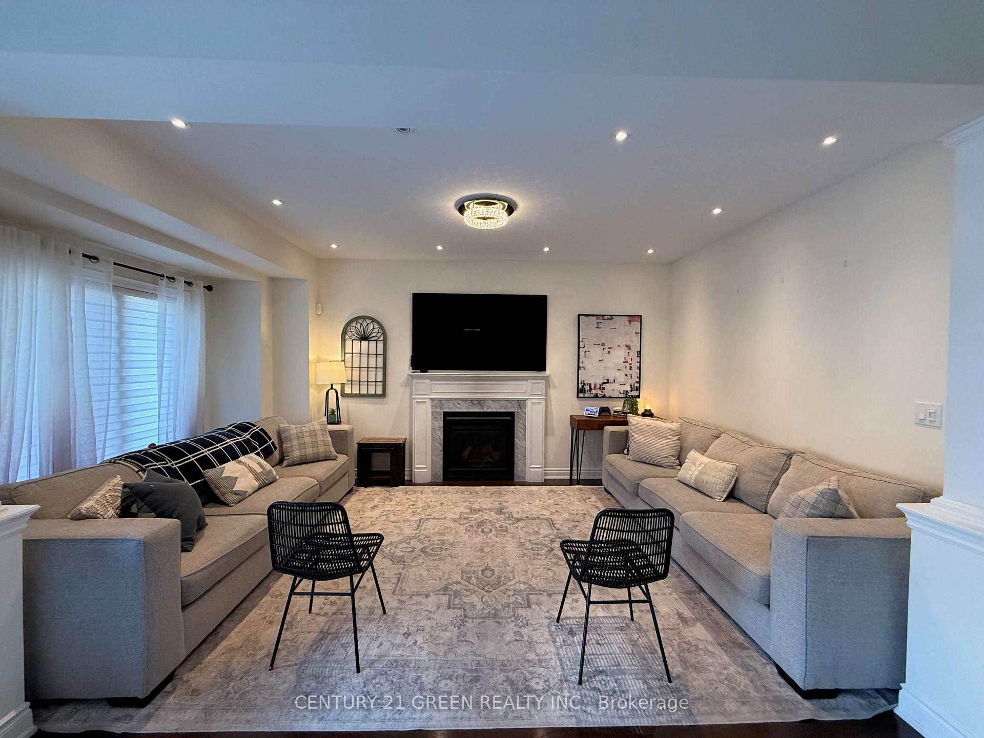 Photo 4 of 37 Prairie Creek Crescent, Brampton, Bram West — HOMEH