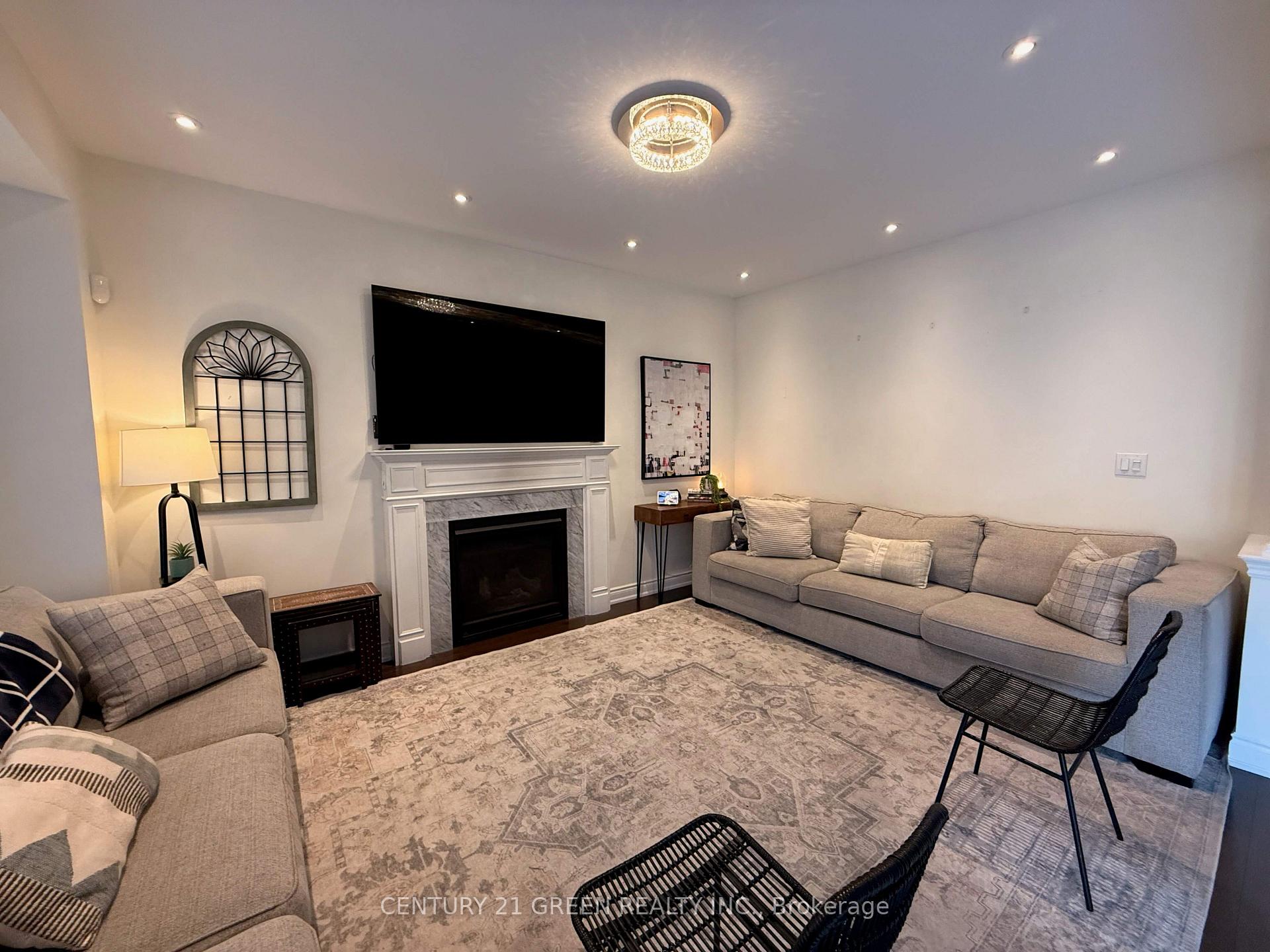 Photo 5 of 37 Prairie Creek Crescent, Brampton, Bram West — HOMEH