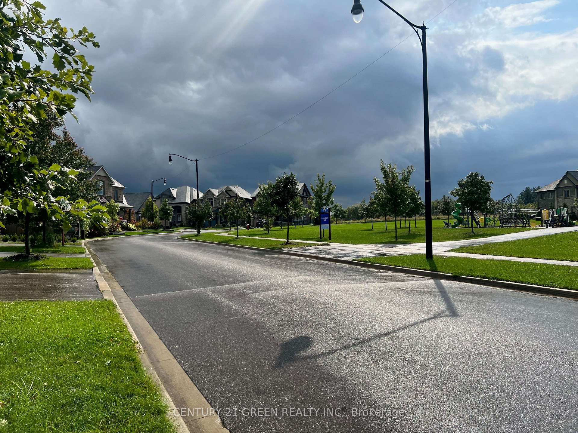 Photo 17 of 37 Prairie Creek Crescent, Brampton, Bram West — HOMEH