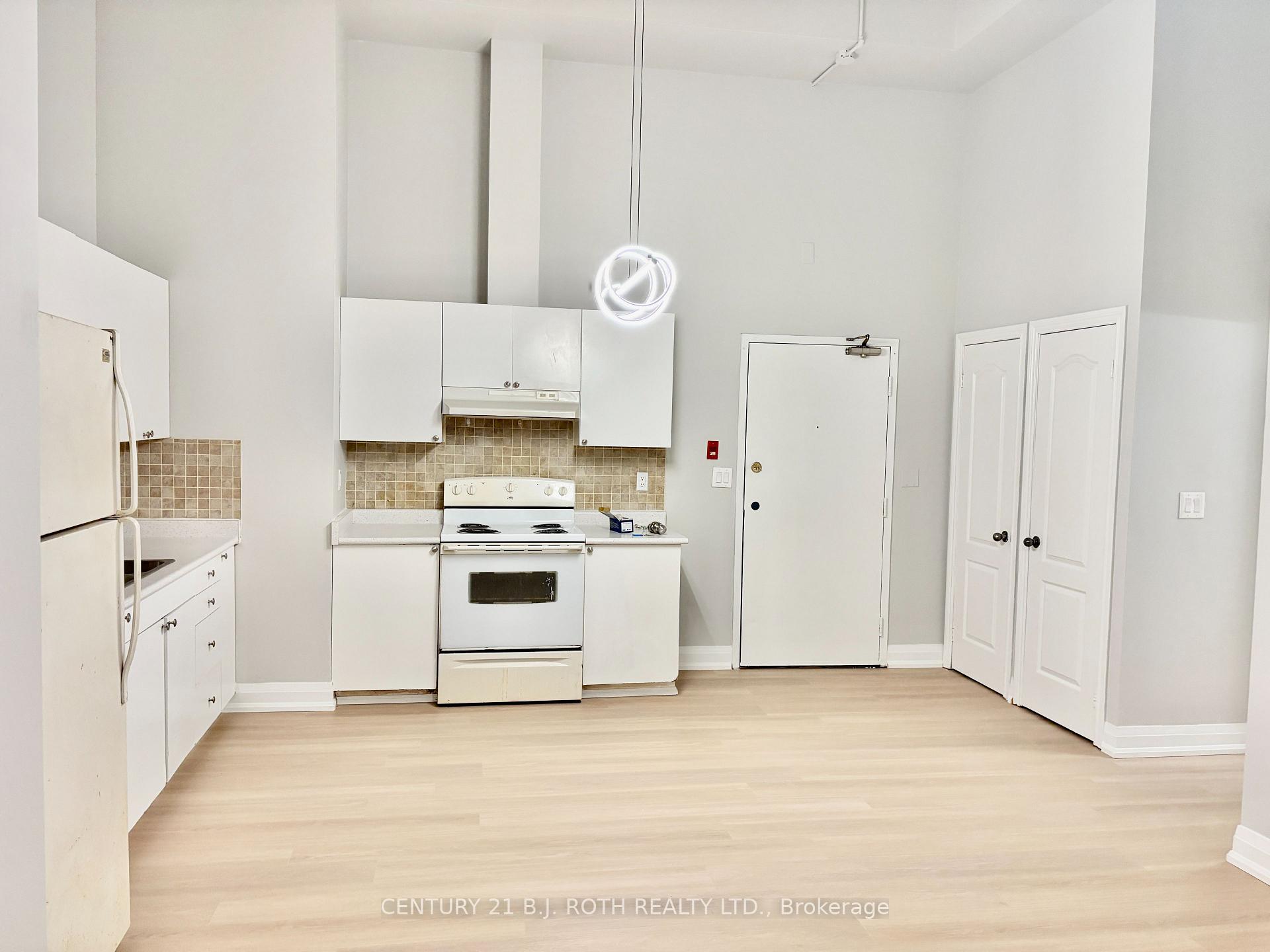 Photo 4 of Unit 105, 19 Dunlop Street W, Barrie, City Centre — HOMEH