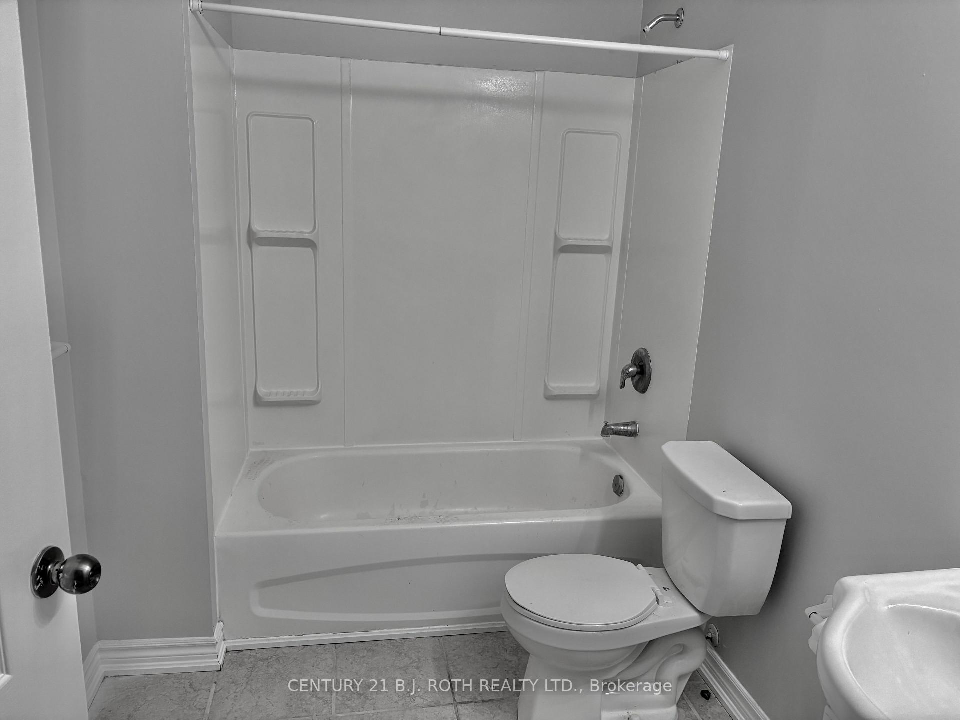 Photo 11 of Unit 105, 19 Dunlop Street W, Barrie, City Centre — HOMEH