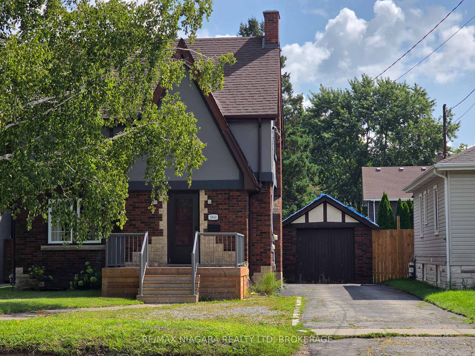 Photo 2 of 5944 Dorchester Road, Niagara Falls, Dorchester — HOMEH