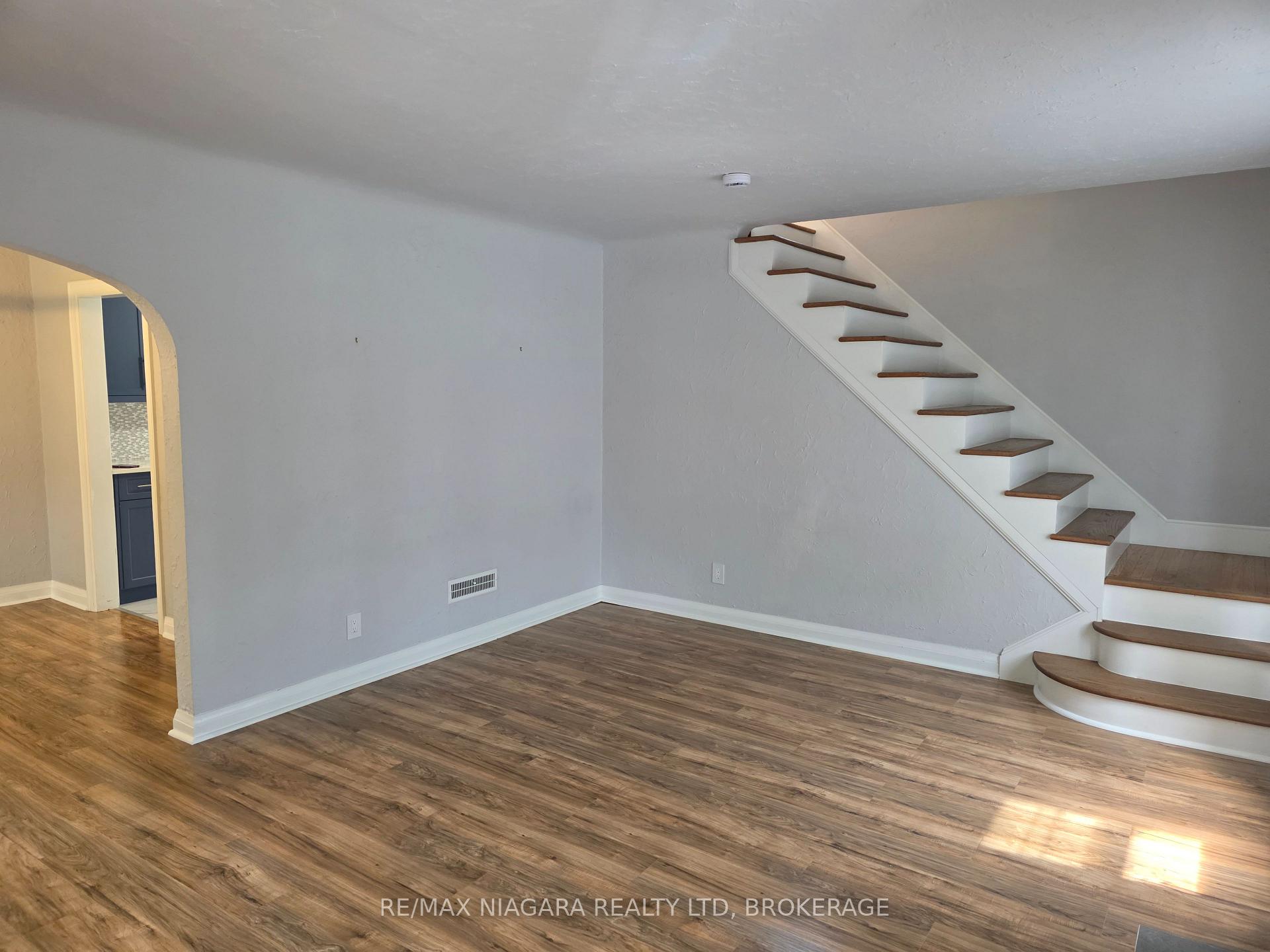 Photo 12 of 5944 Dorchester Road, Niagara Falls, Dorchester — HOMEH