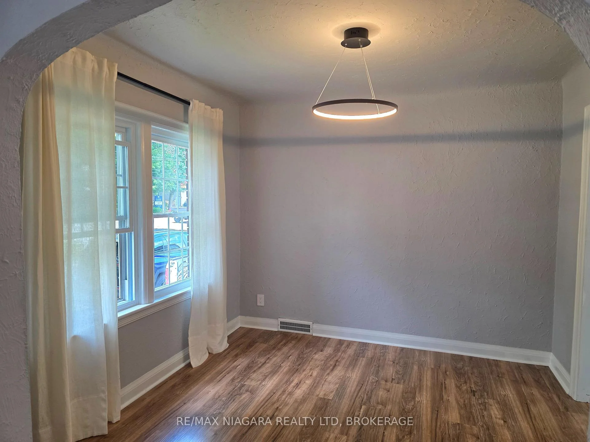 Photo 16 of 5944 Dorchester Road, Niagara Falls, Dorchester — HOMEH