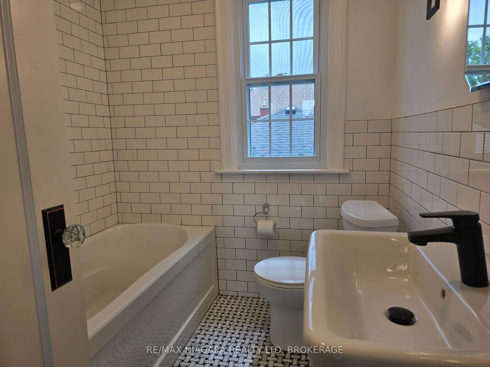 Photo 45 of 5944 Dorchester Road, Niagara Falls, Dorchester — HOMEH