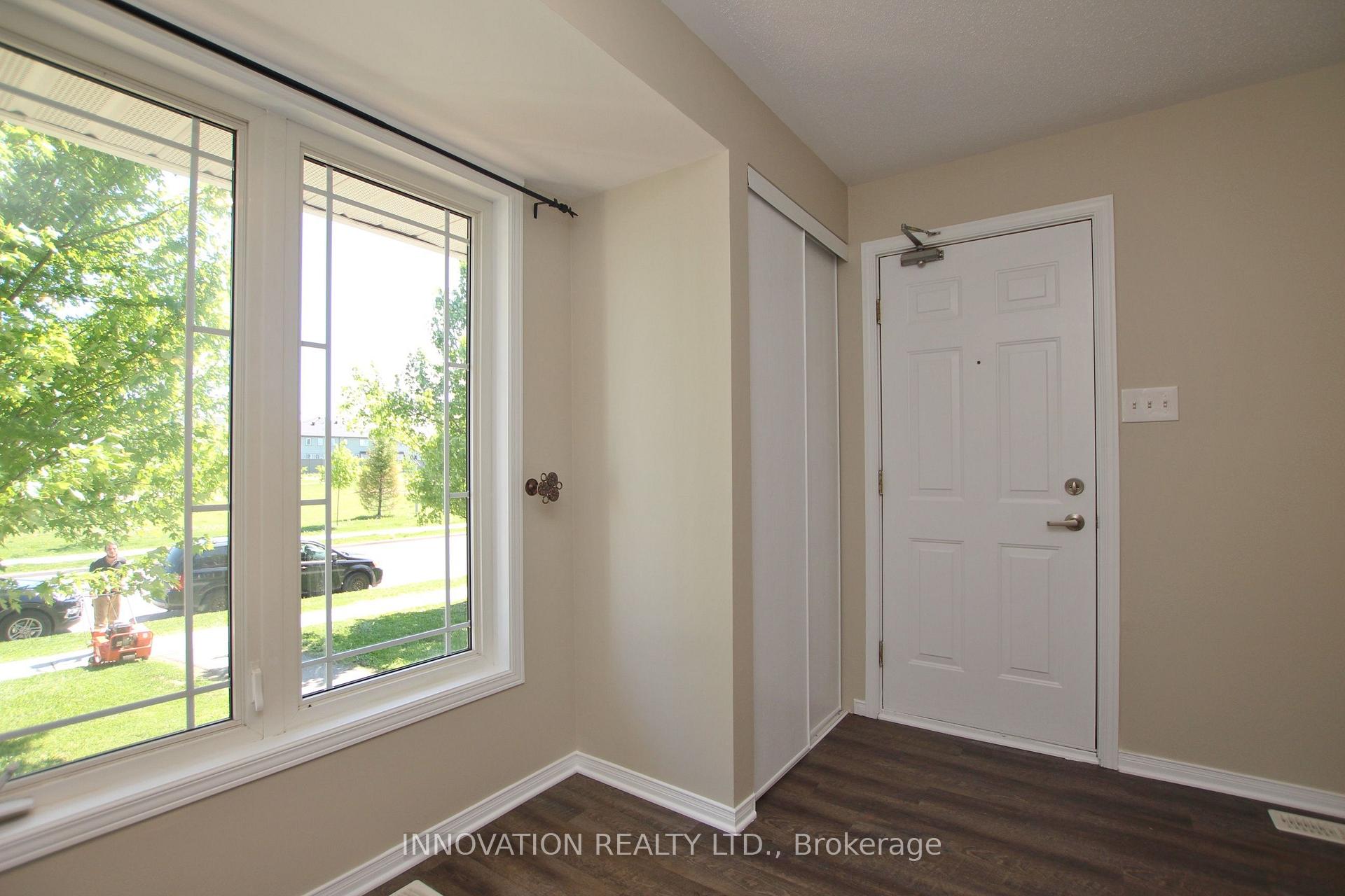 Photo 3 of 308 Crownridge Dr, Ottawa, Kanata - Emerald Meadows/Trailwest — HOMEH