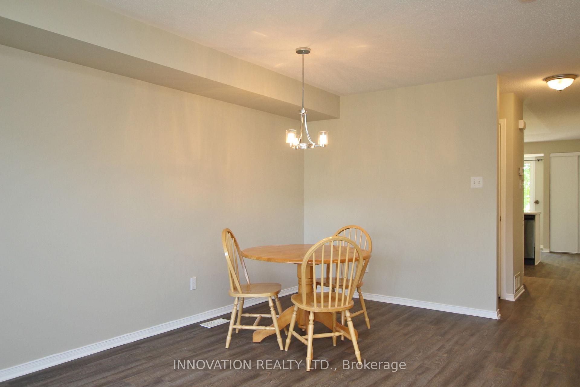 Photo 11 of 308 Crownridge Dr, Ottawa, Kanata - Emerald Meadows/Trailwest — HOMEH