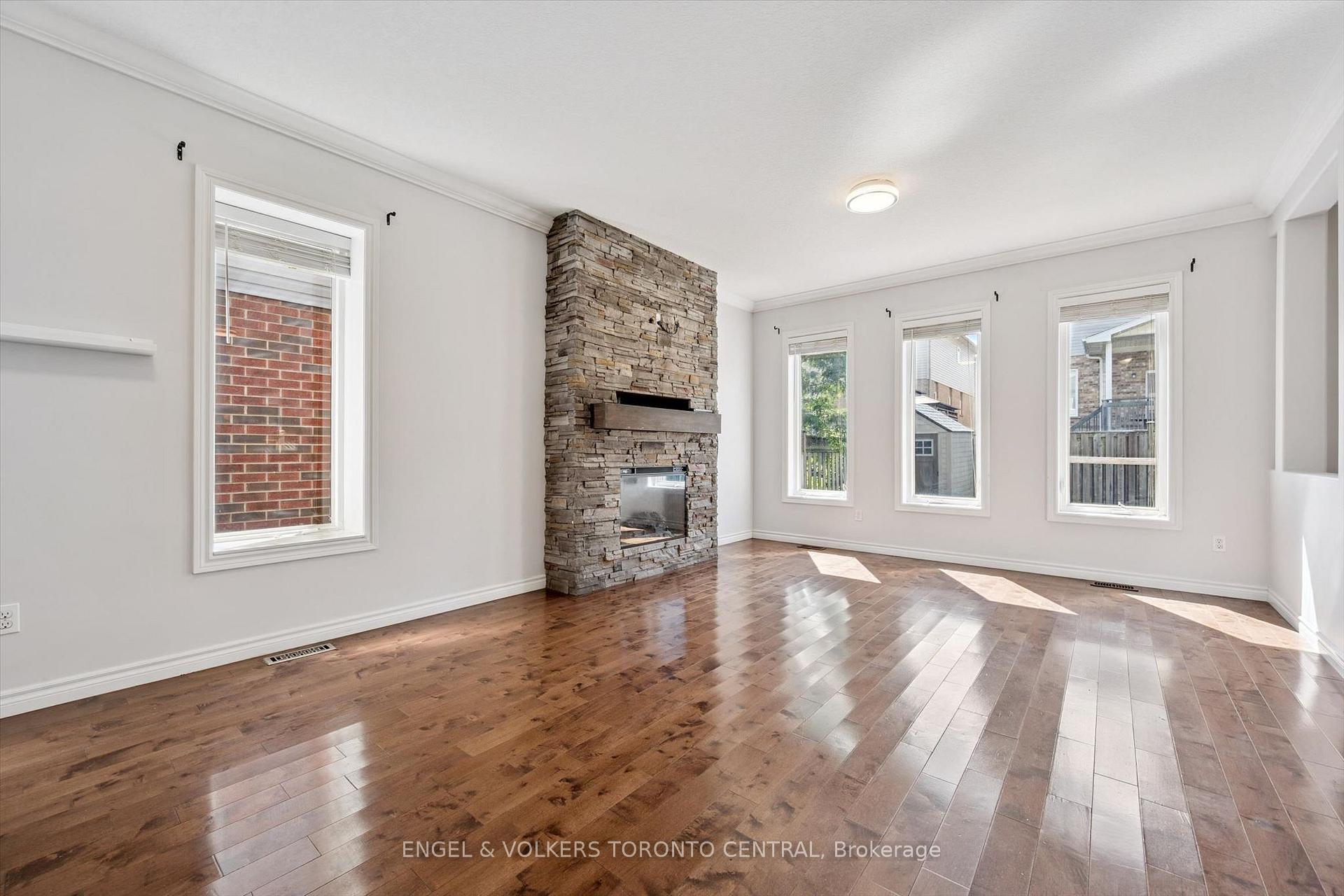 Photo 6 of 909 Pebblecreek Court, Kitchener, Grand River South — HOMEH