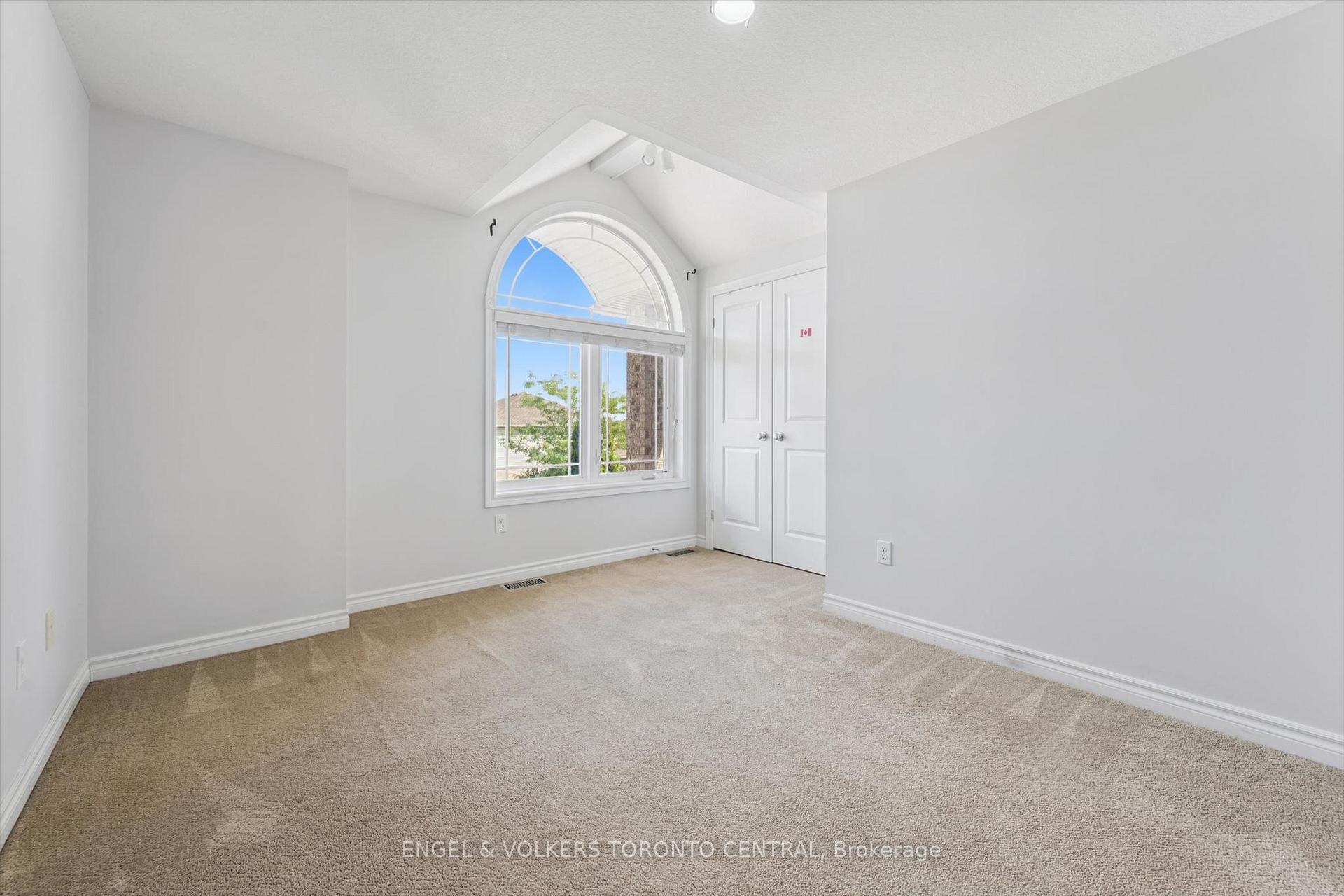 Photo 17 of 909 Pebblecreek Court, Kitchener, Grand River South — HOMEH