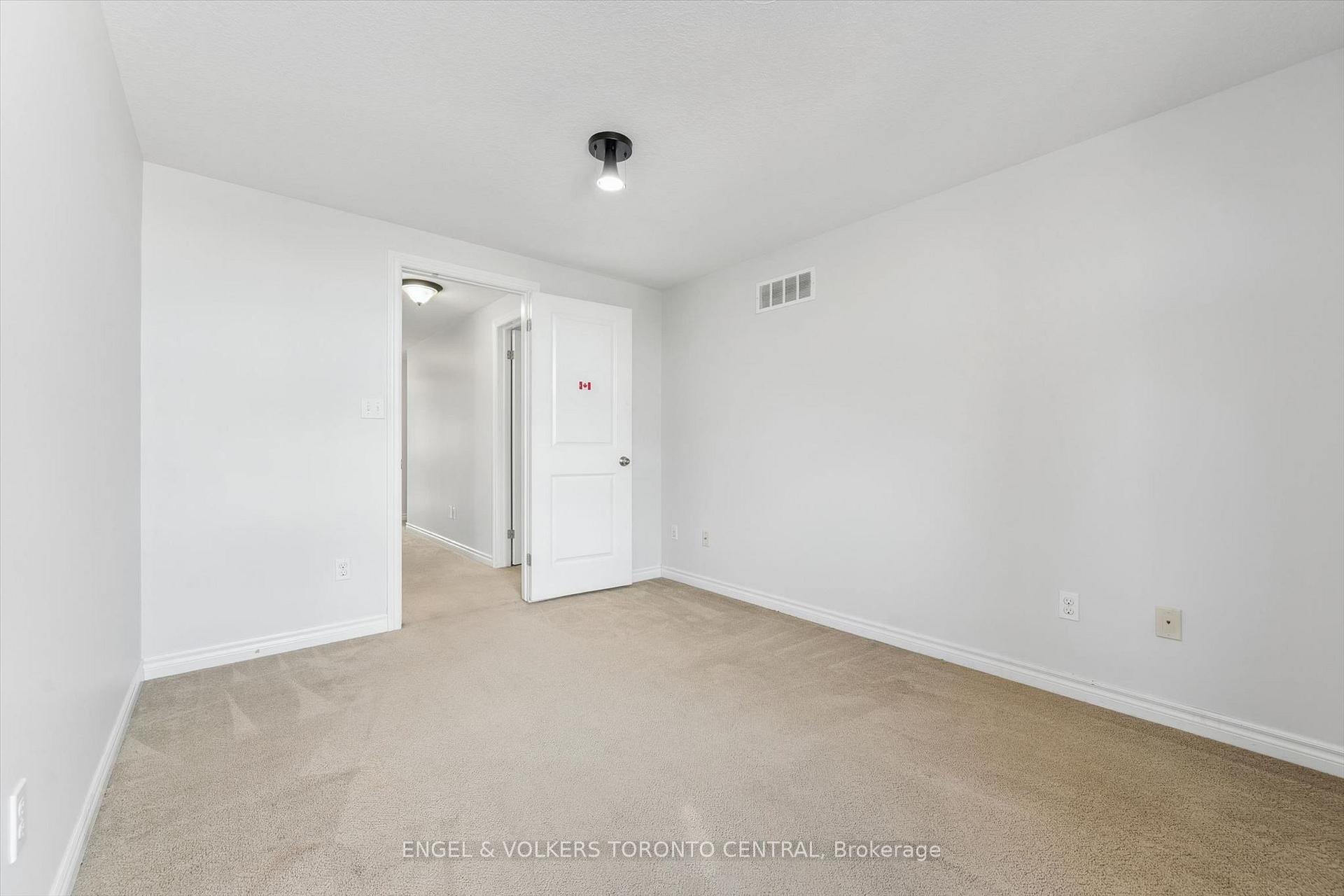 Photo 18 of 909 Pebblecreek Court, Kitchener, Grand River South — HOMEH