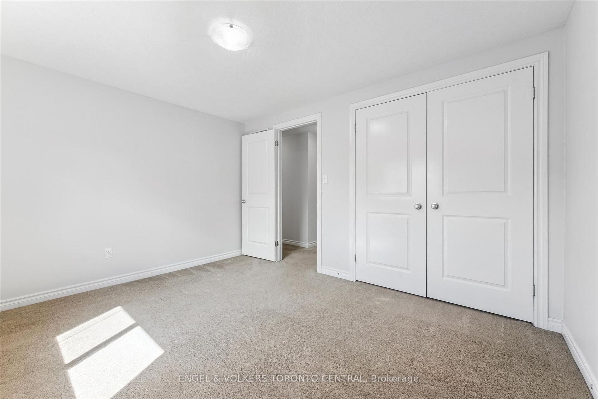 Photo 20 of 909 Pebblecreek Court, Kitchener, Grand River South — HOMEH
