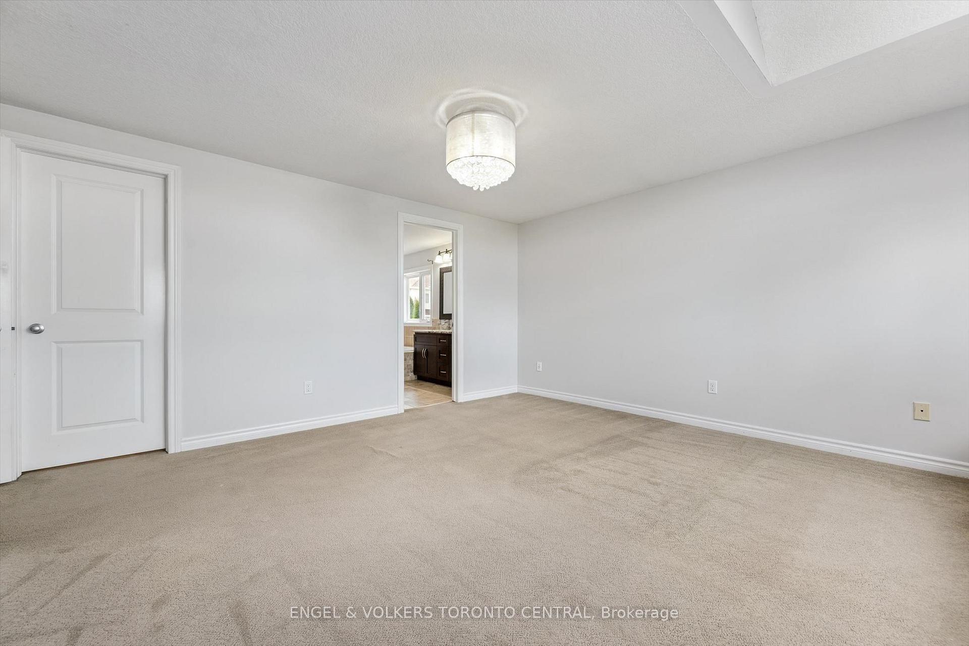Photo 26 of 909 Pebblecreek Court, Kitchener, Grand River South — HOMEH