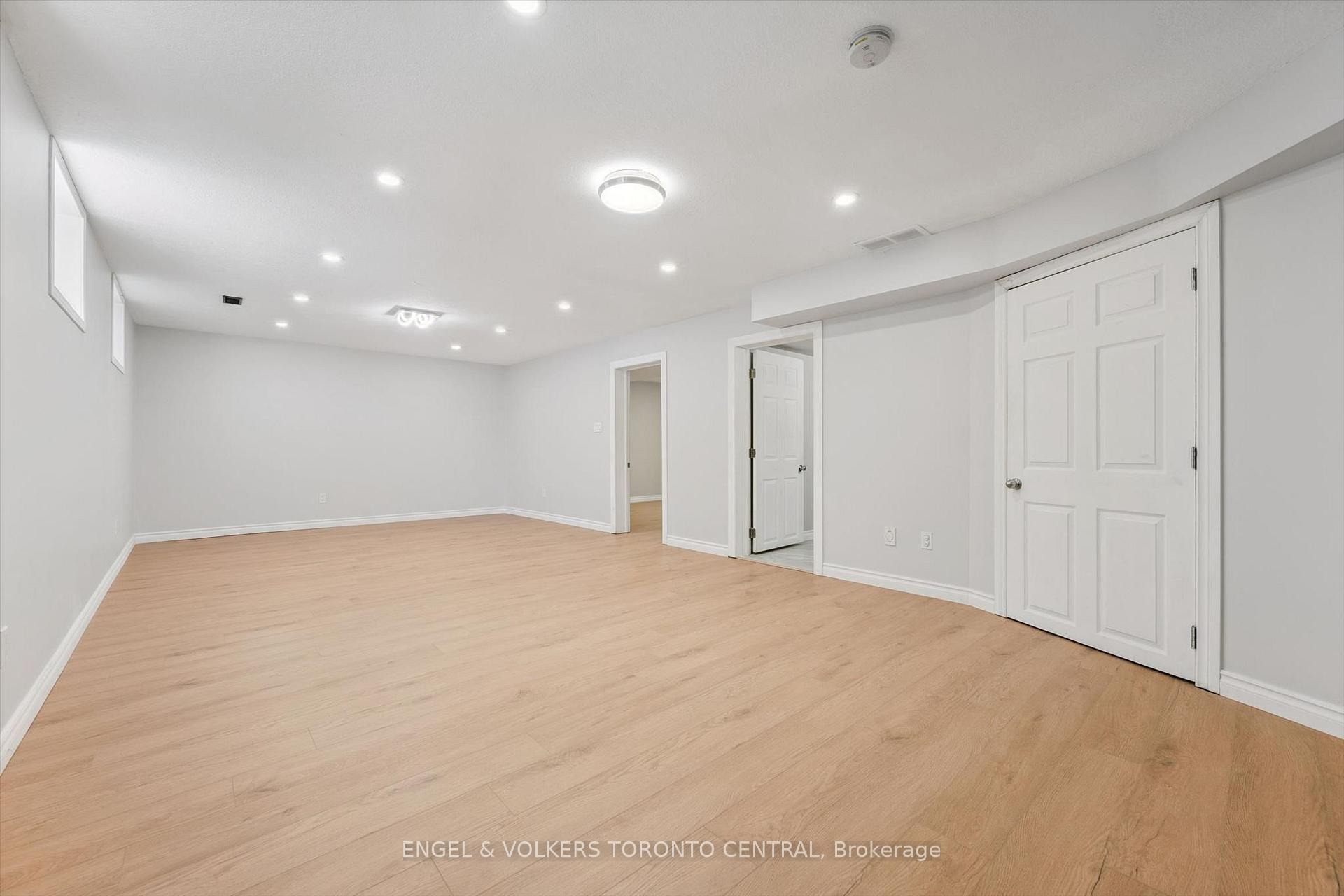 Photo 29 of 909 Pebblecreek Court, Kitchener, Grand River South — HOMEH