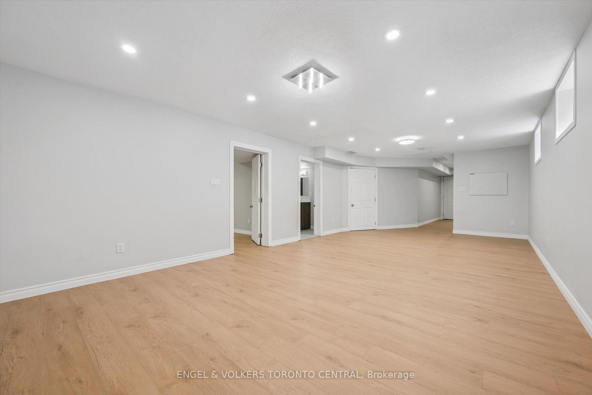 Photo 31 of 909 Pebblecreek Court, Kitchener, Grand River South — HOMEH