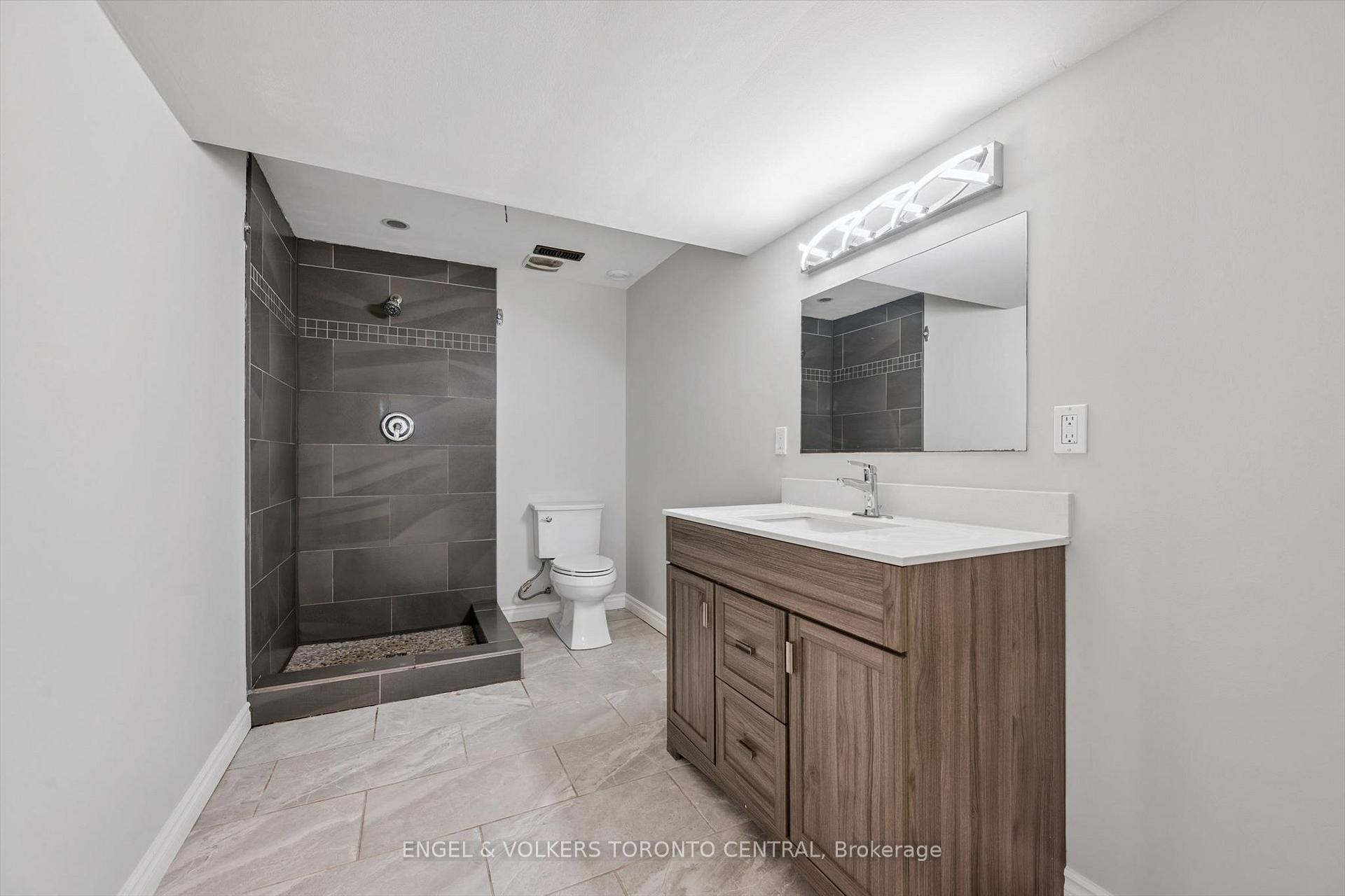 Photo 34 of 909 Pebblecreek Court, Kitchener, Grand River South — HOMEH