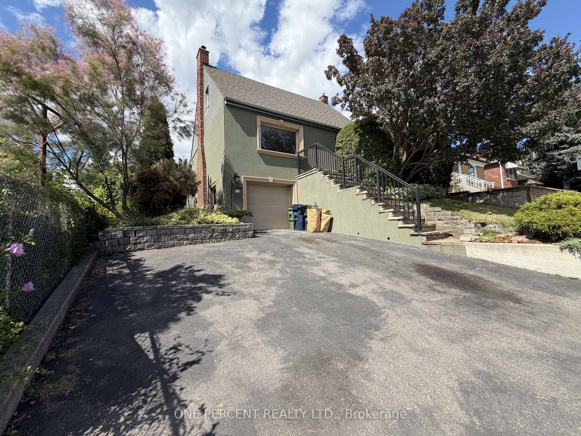 Photo 3 of 112 Yore Road, North York, Beechborough-Greenbrook — HOMEH