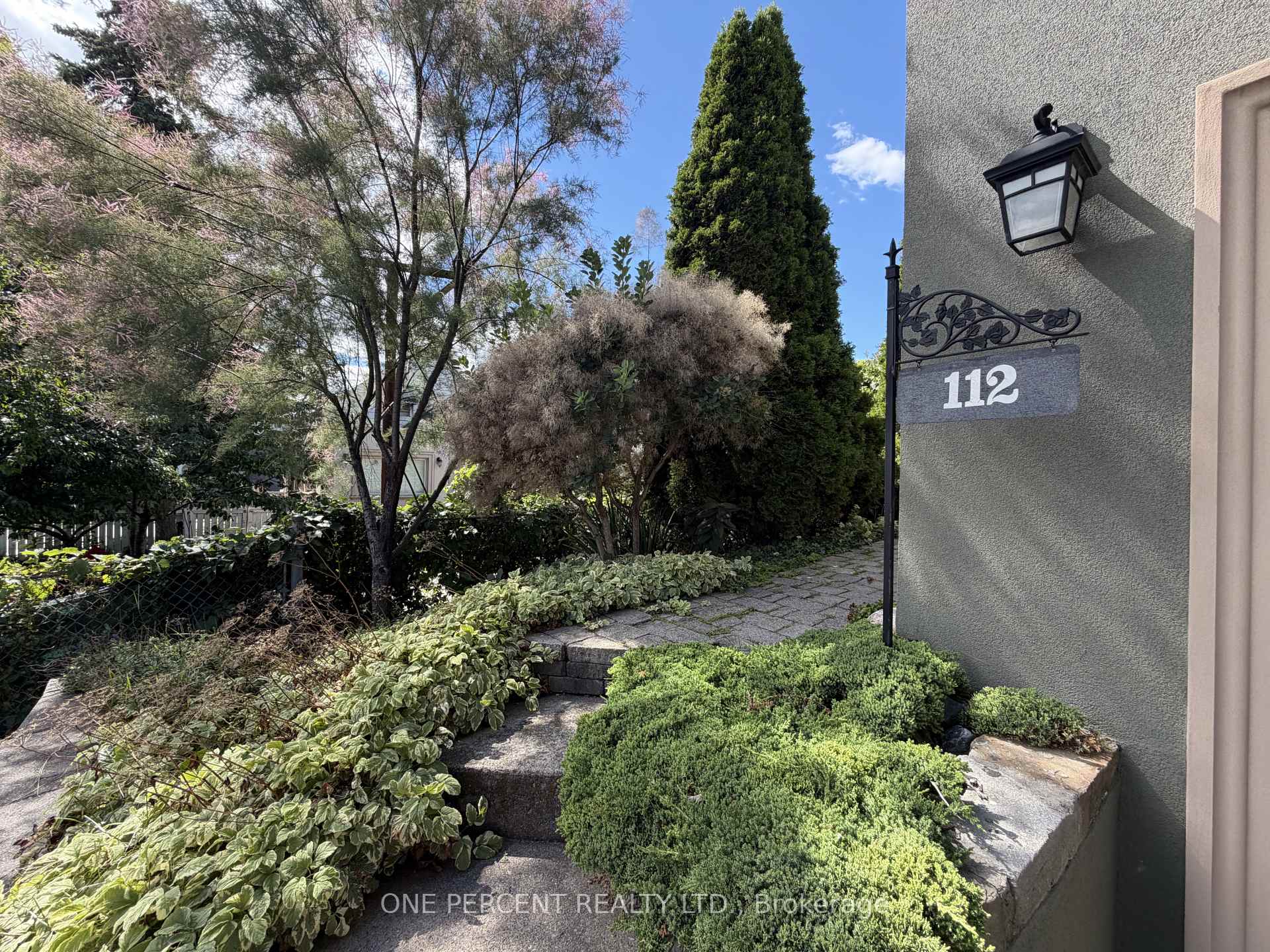 Photo 4 of 112 Yore Road, North York, Beechborough-Greenbrook — HOMEH