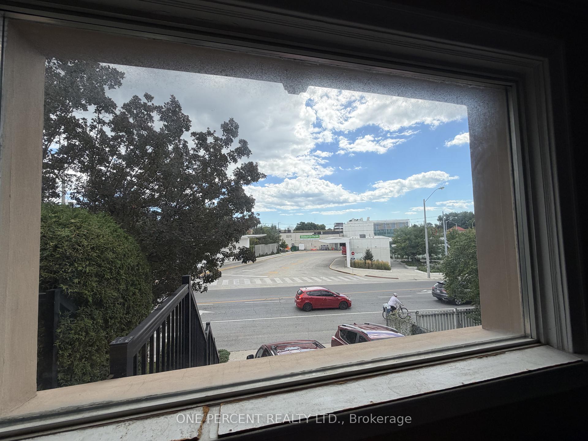 Photo 8 of 112 Yore Road, North York, Beechborough-Greenbrook — HOMEH