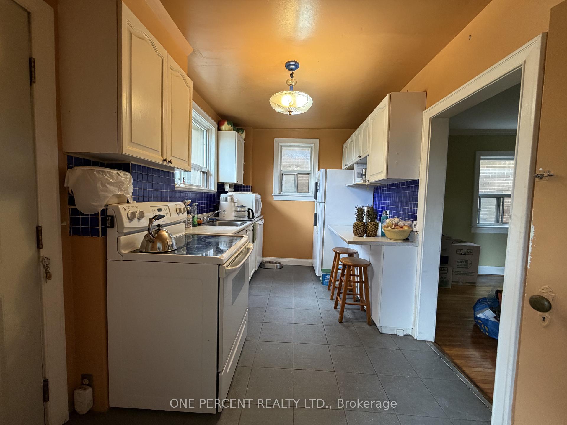 Photo 9 of 112 Yore Road, North York, Beechborough-Greenbrook — HOMEH