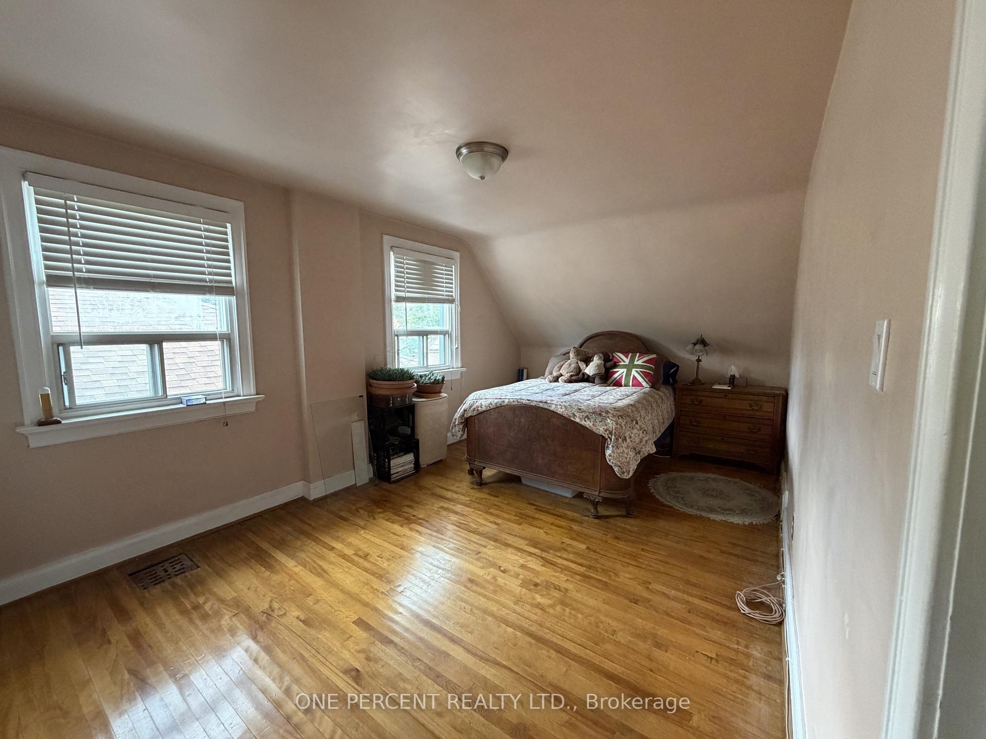 Photo 10 of 112 Yore Road, North York, Beechborough-Greenbrook — HOMEH