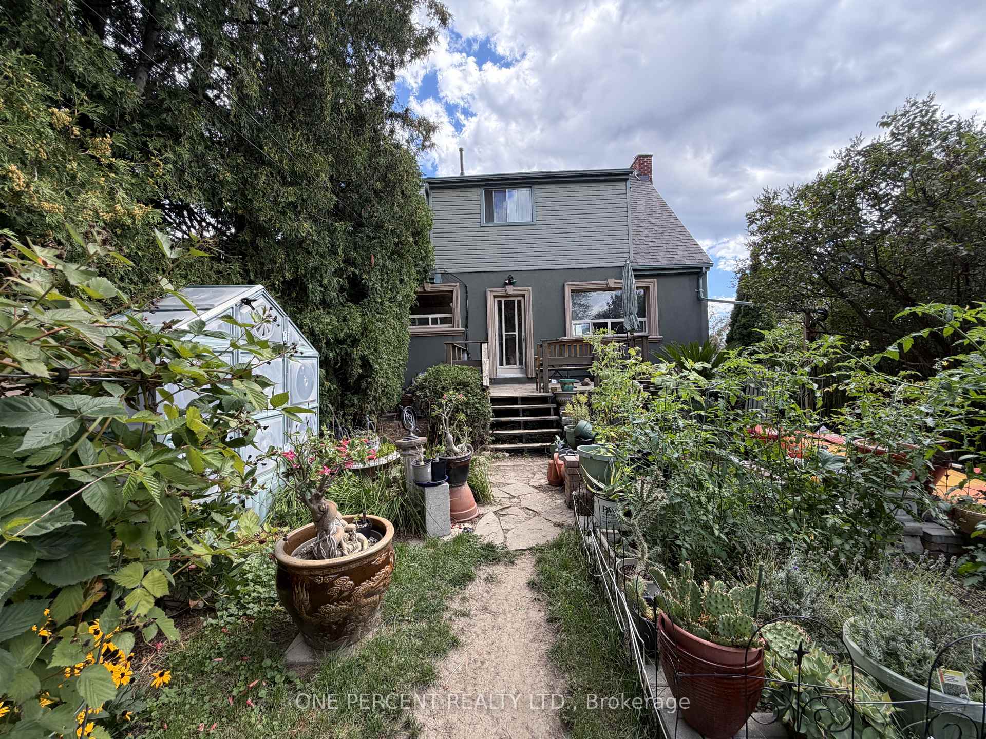 Photo 20 of 112 Yore Road, North York, Beechborough-Greenbrook — HOMEH