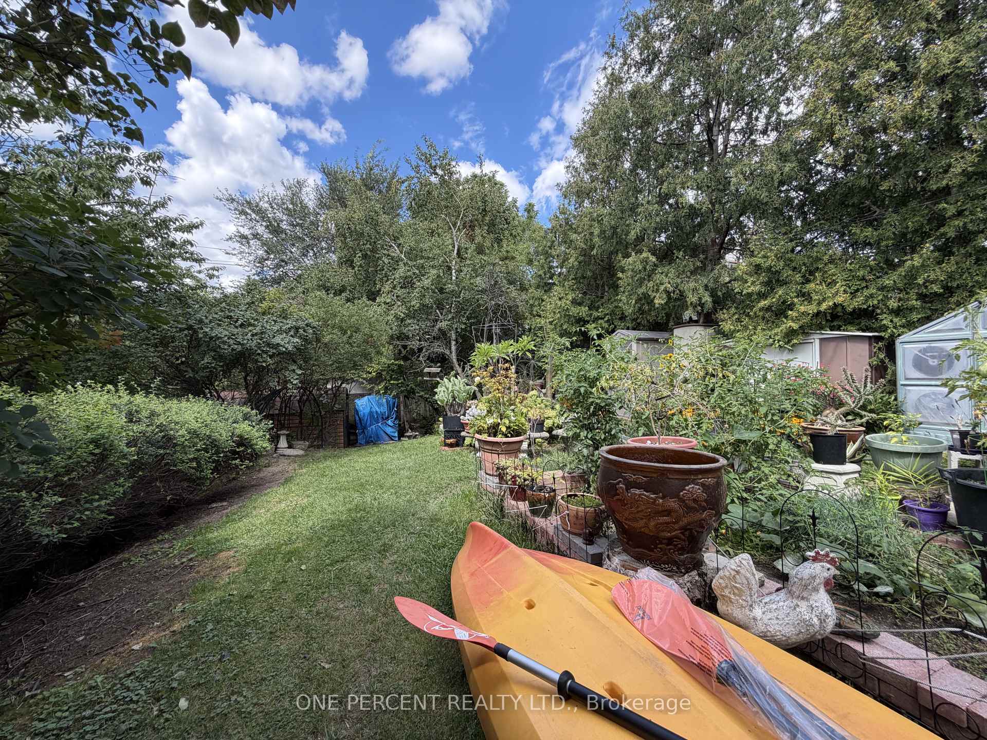Photo 22 of 112 Yore Road, North York, Beechborough-Greenbrook — HOMEH