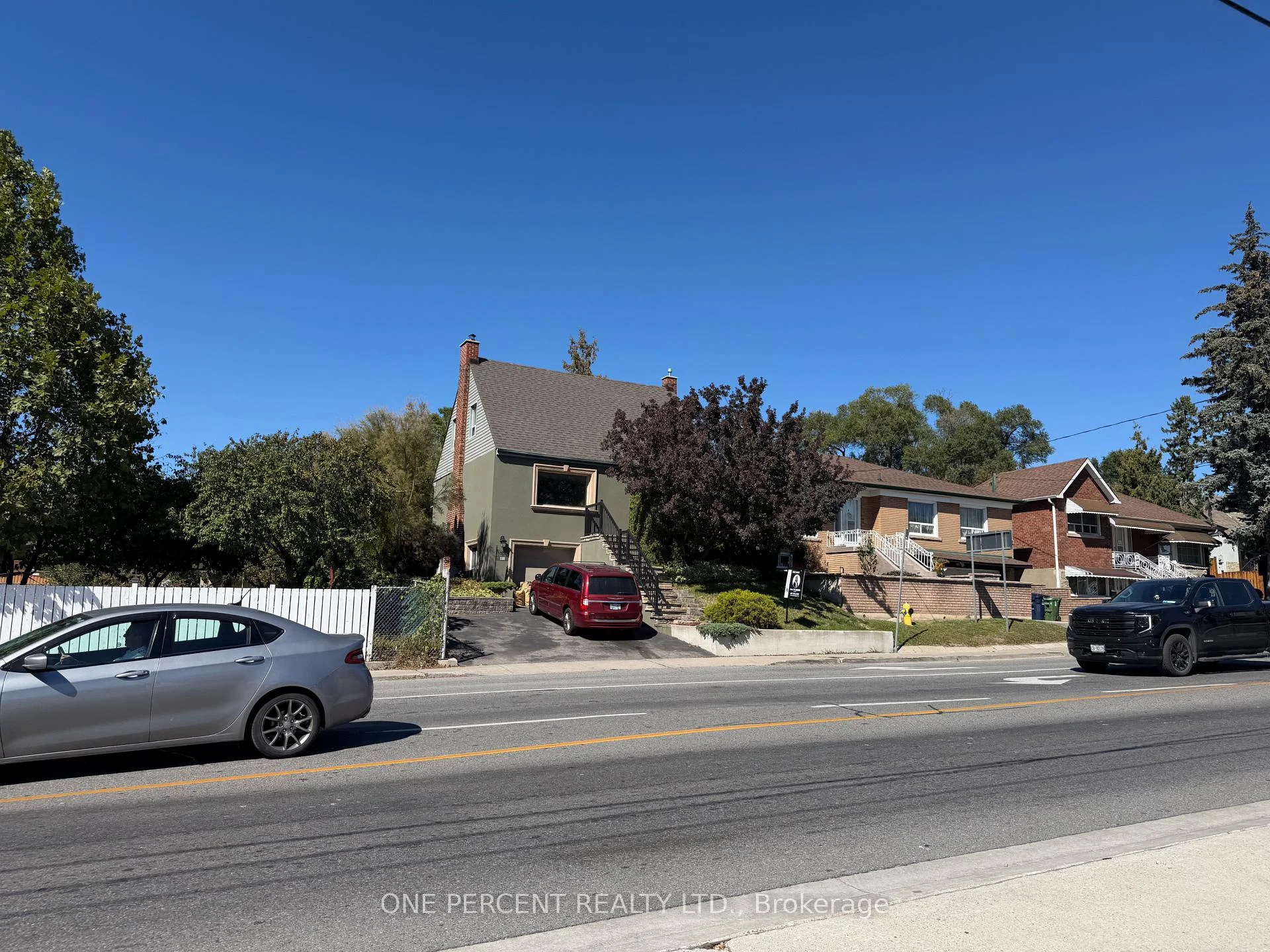 Photo 23 of 112 Yore Road, North York, Beechborough-Greenbrook — HOMEH