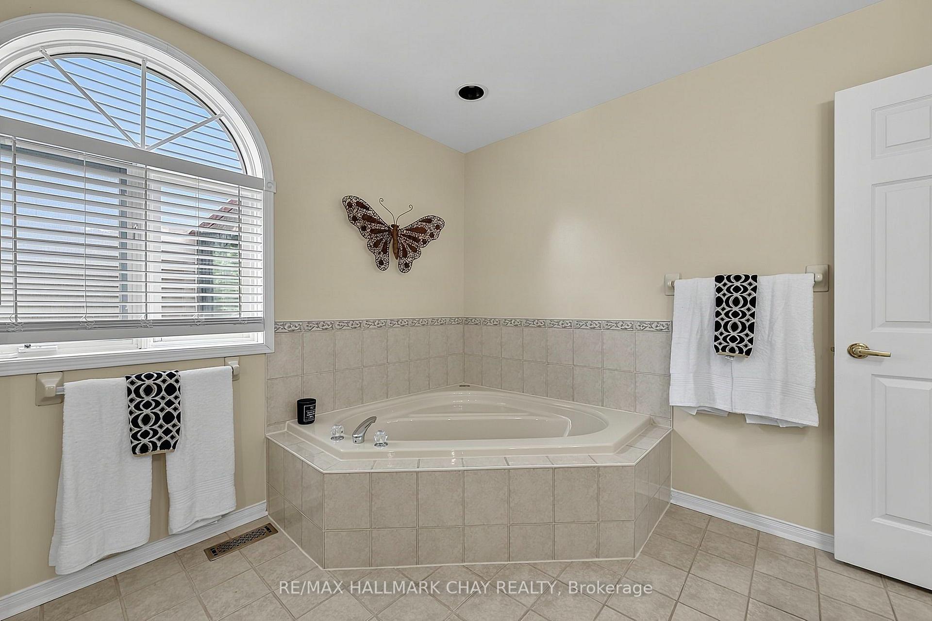 Photo 23 of Unit 24, 204 Riverview Road, New Tecumseth, Rural New Tecumseth — HOMEH