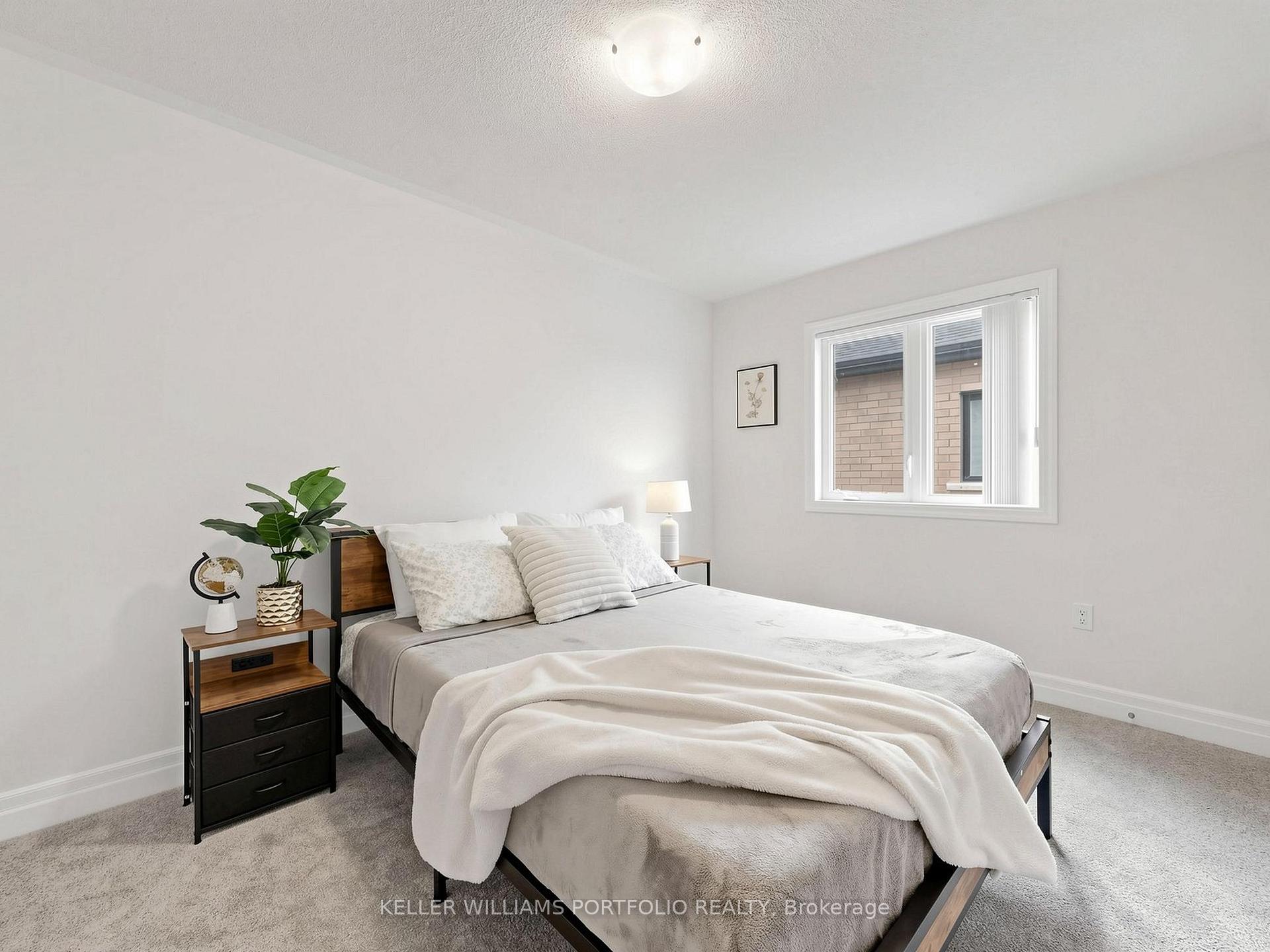 Photo 12 of 23 Rosanne Circle, Wasaga Beach — HOMEH