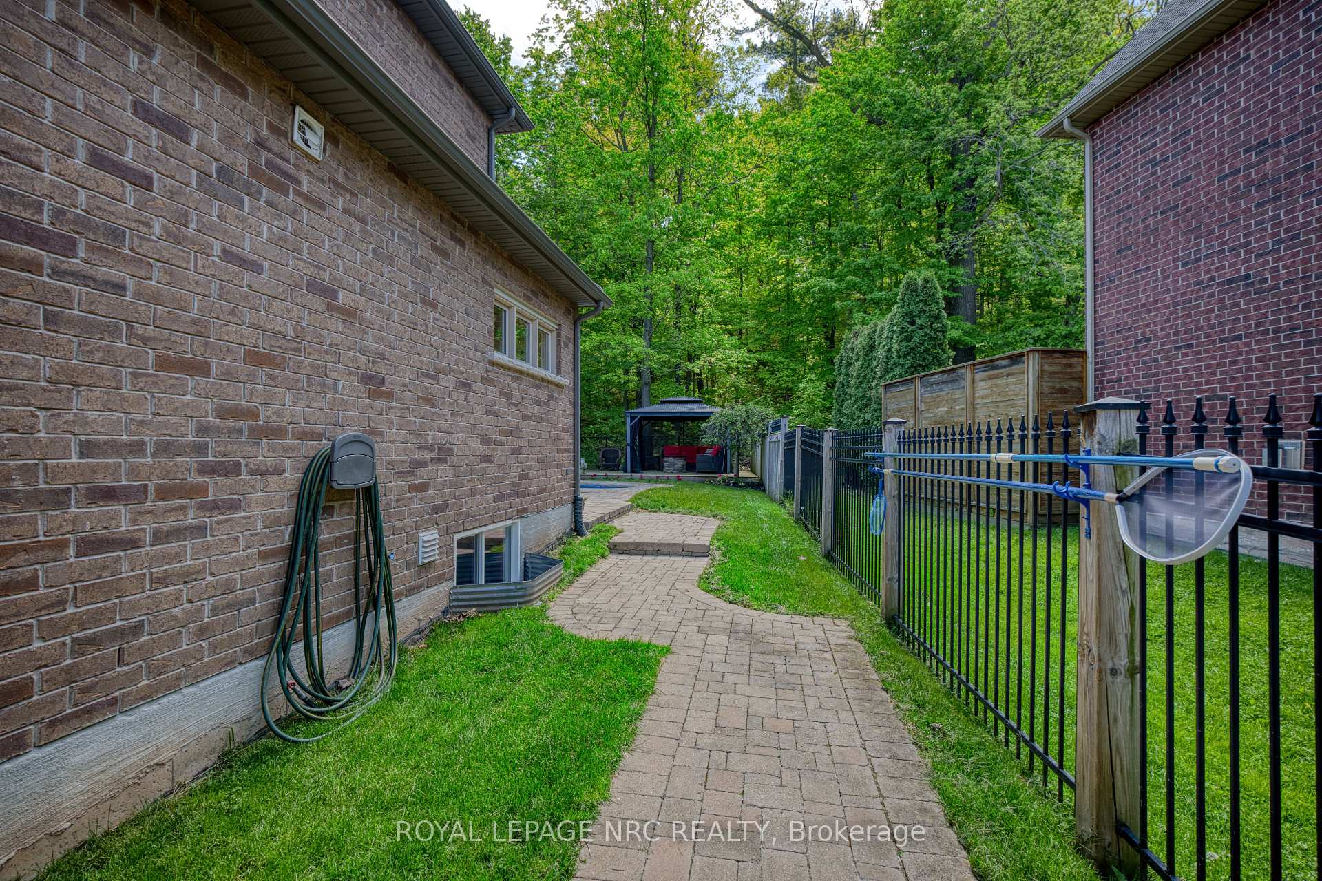 Photo 42 of 27 Bell Avenue, Grimsby, Grimsby East — HOMEH
