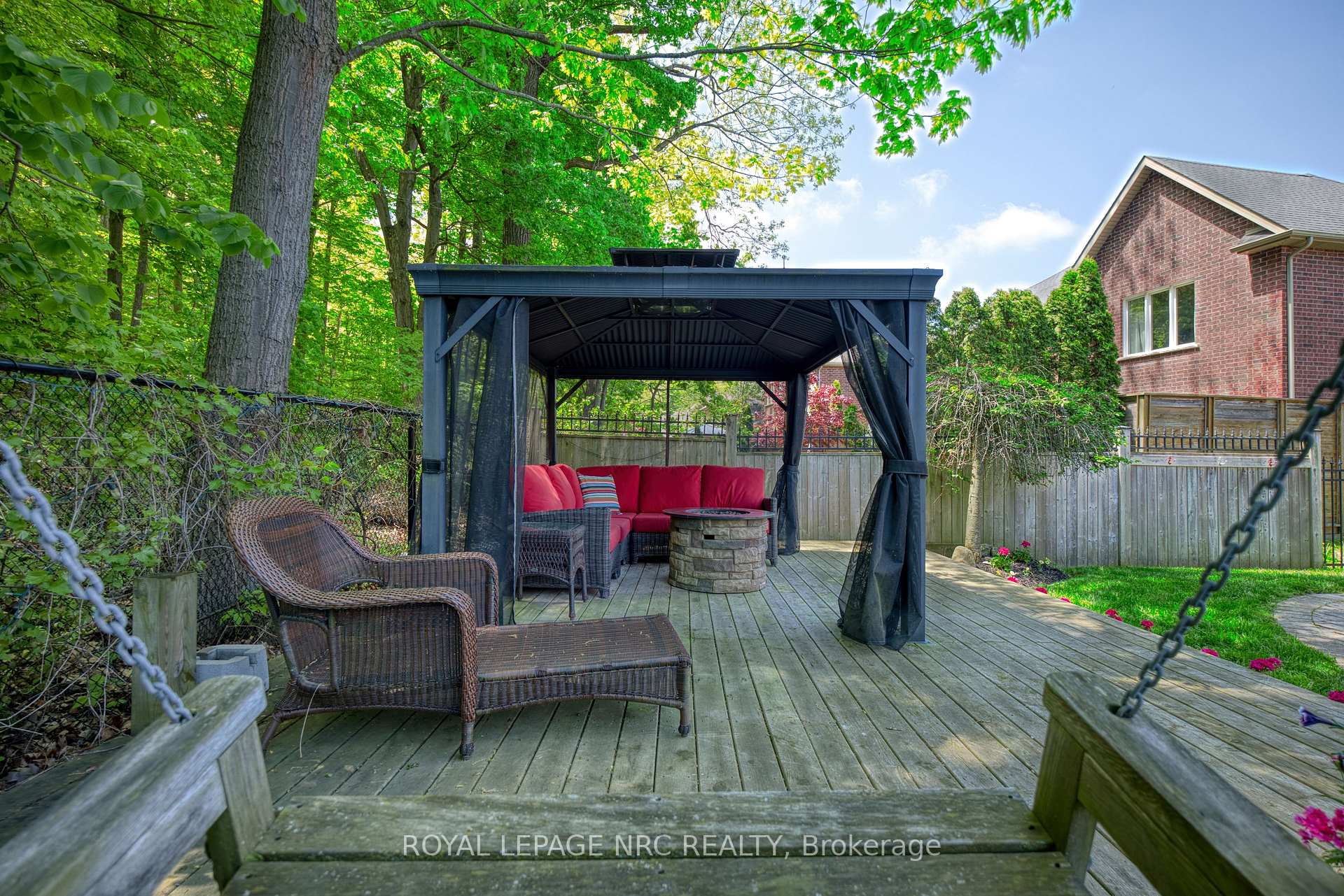 Photo 44 of 27 Bell Avenue, Grimsby, Grimsby East — HOMEH