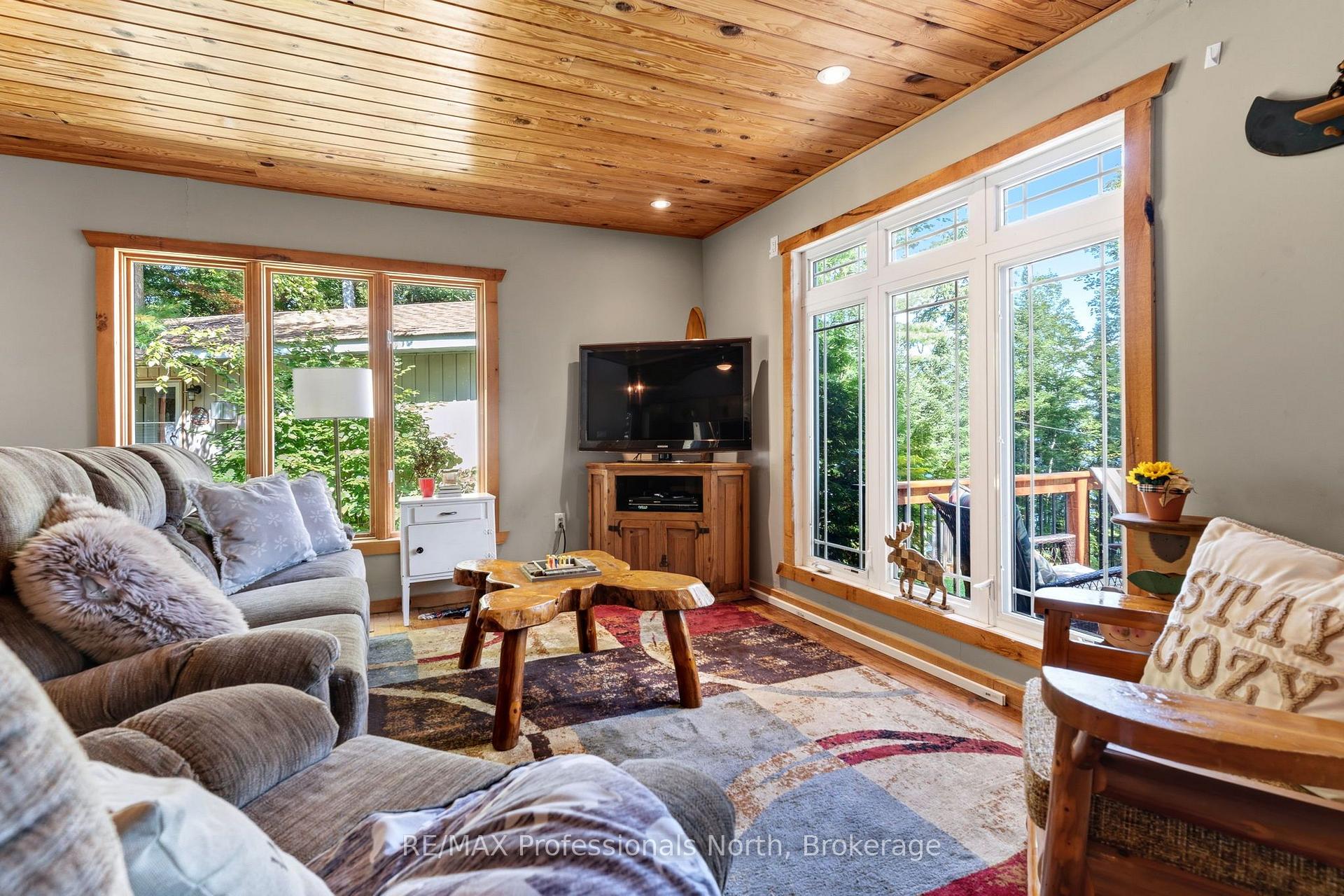 Photo 10 of 17306 Highway 35, Algonquin Highlands, Stanhope — HOMEH