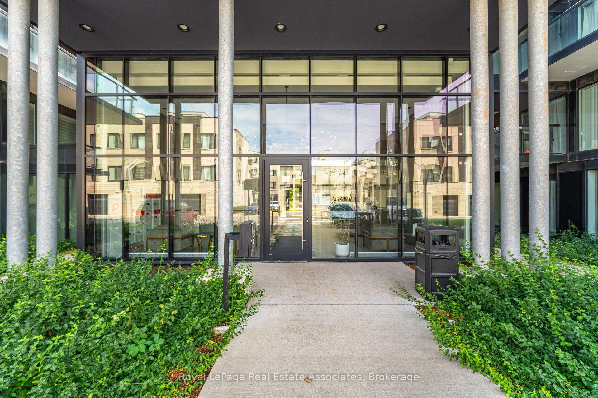 Photo 2 of Unit B327, 1119 Cooke Boulevard, Burlington, Bayview — HOMEH