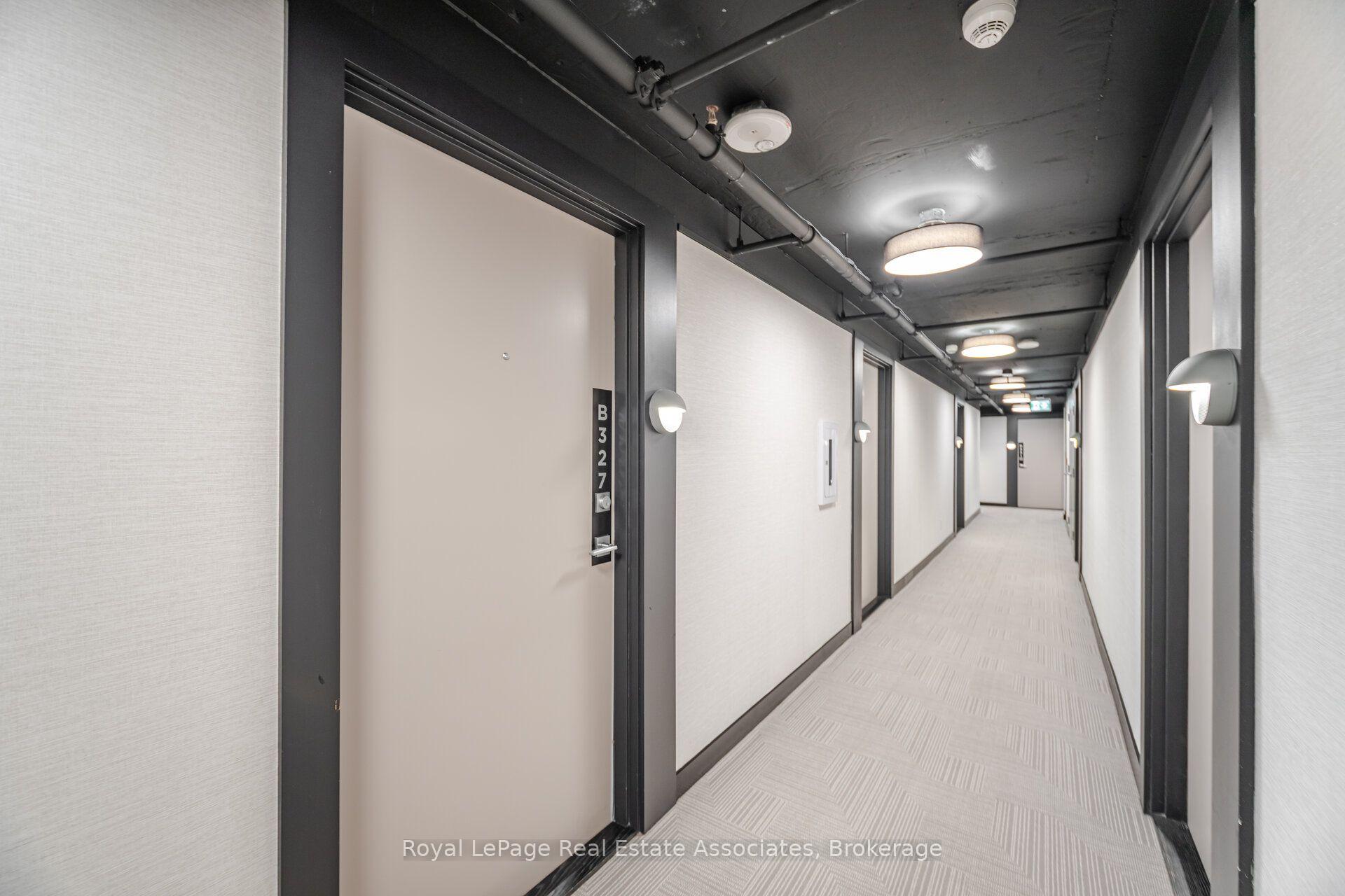 Photo 5 of Unit B327, 1119 Cooke Boulevard, Burlington, Bayview — HOMEH