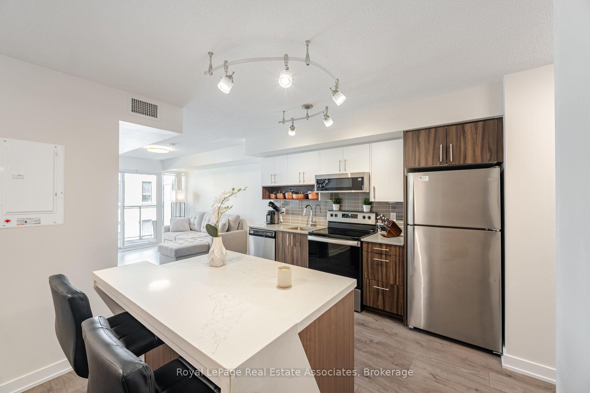 Photo 10 of Unit B327, 1119 Cooke Boulevard, Burlington, Bayview — HOMEH