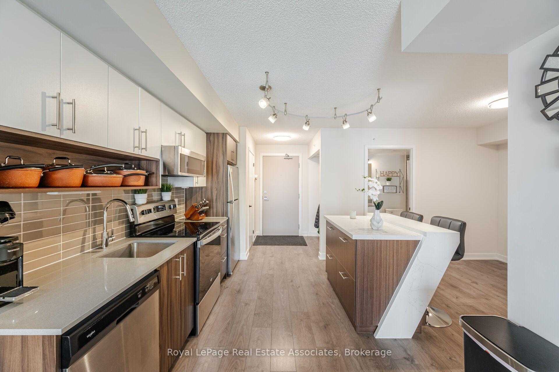 Photo 12 of Unit B327, 1119 Cooke Boulevard, Burlington, Bayview — HOMEH