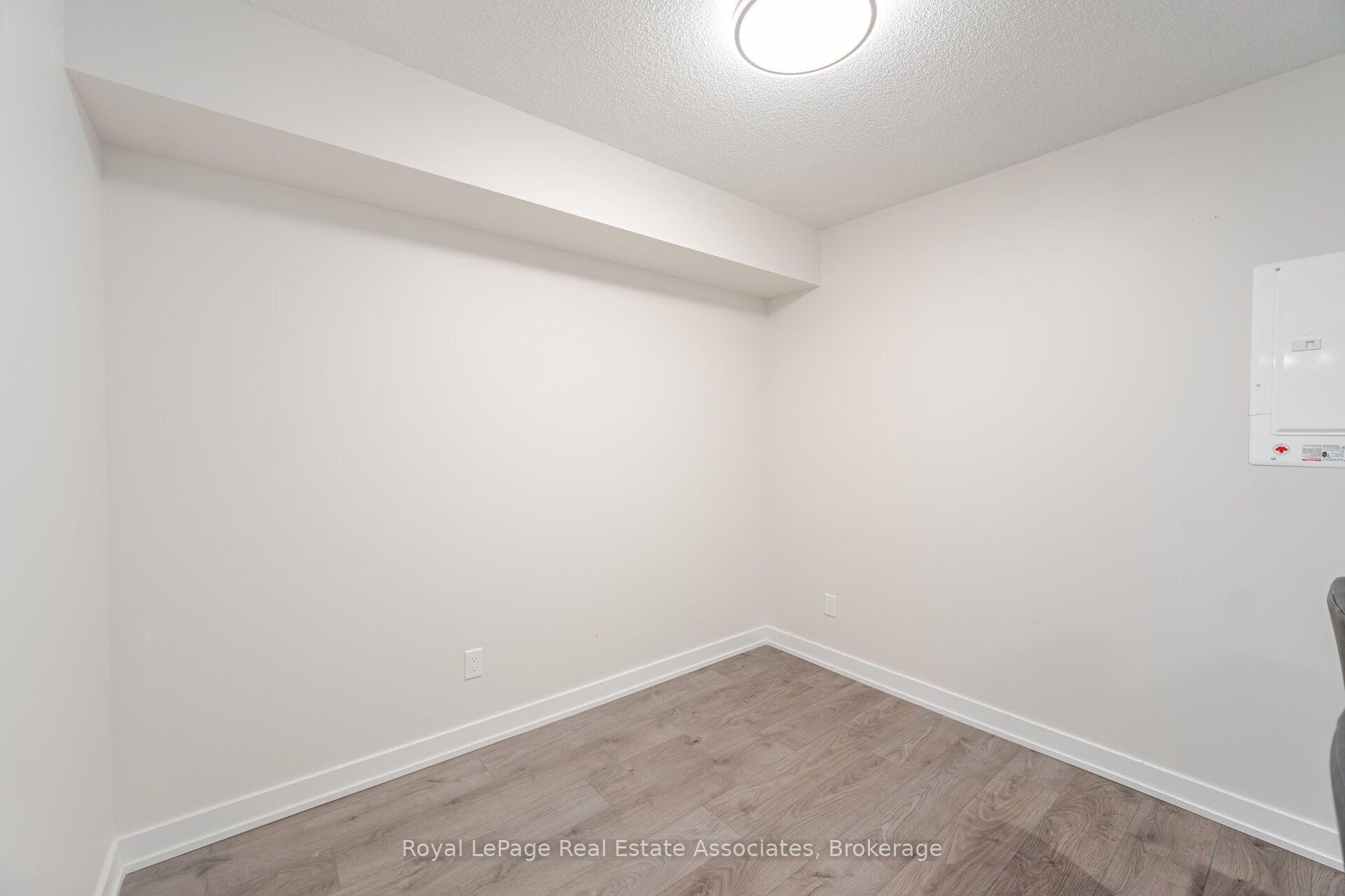 Photo 14 of Unit B327, 1119 Cooke Boulevard, Burlington, Bayview — HOMEH