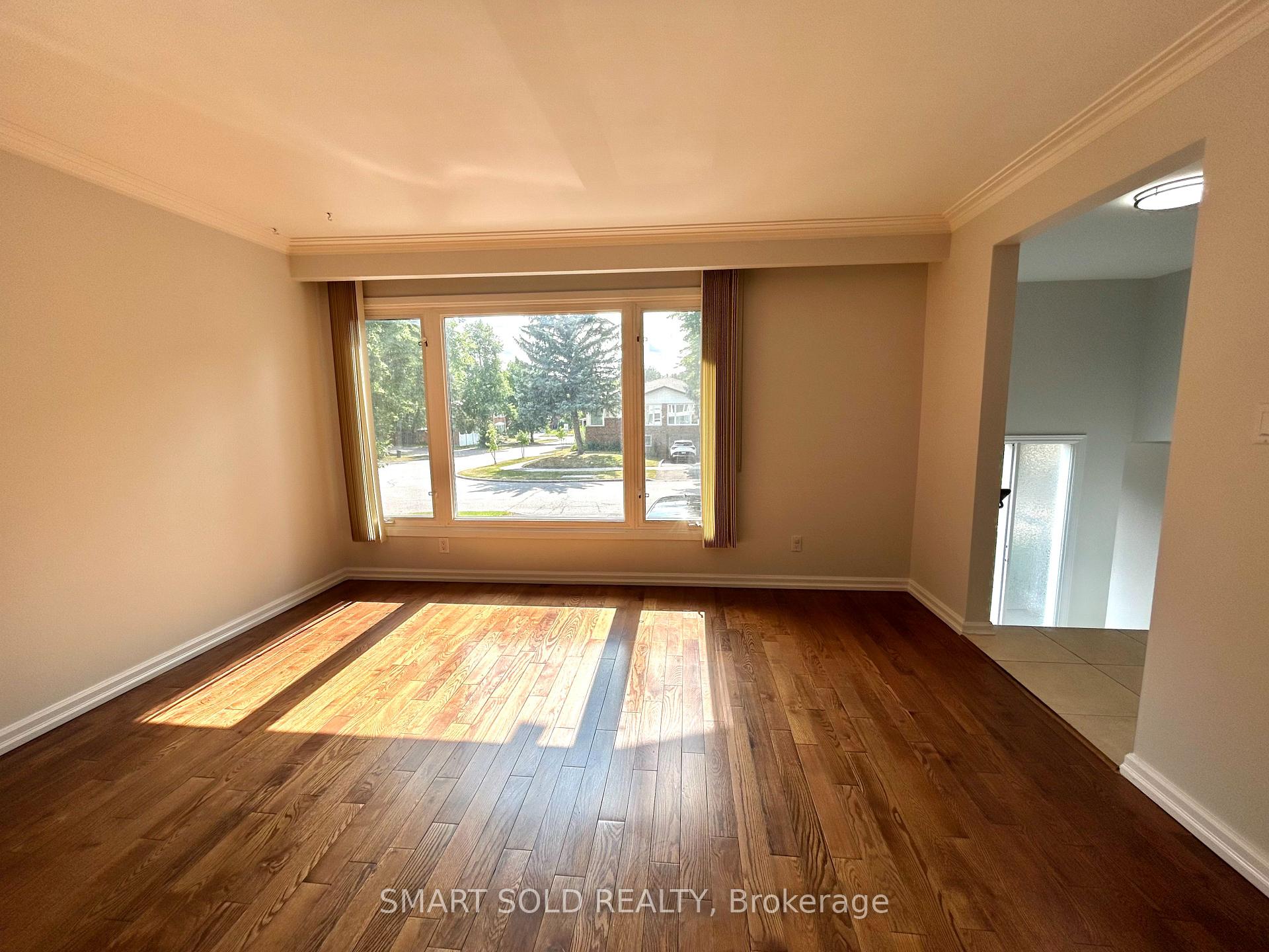 Photo 7 of Unit Main + Upper, 31 Silas Hill Drive, North York, Don Valley Village — HOMEH